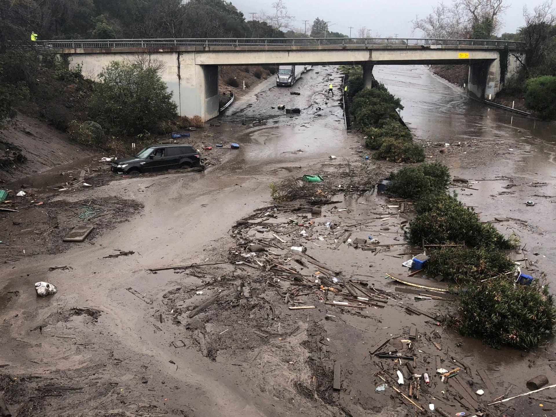 Califórnia: As imagens do caos provocado pelo deslizamento de terras