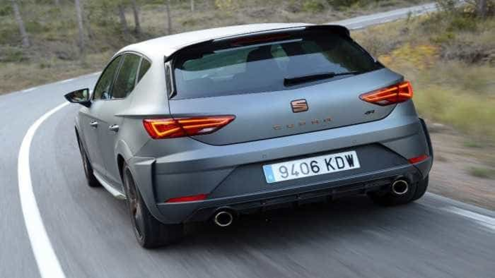 Já imaginou ter um Seat Leon a fazer 5,7 segundos dos 0 aos 100 km/h?