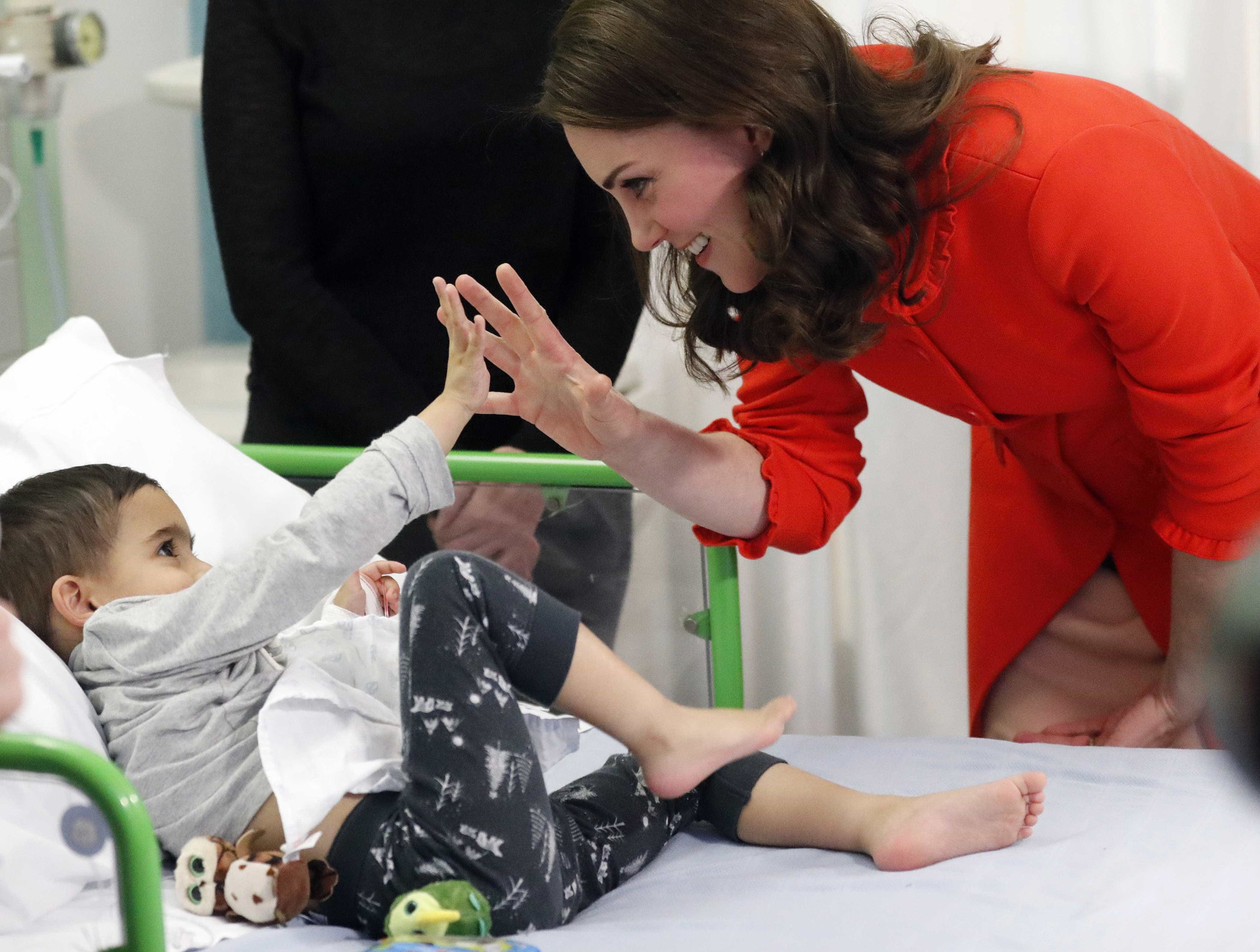 O motivo pelo qual Kate Middleton teve de tirar o anel de noivado