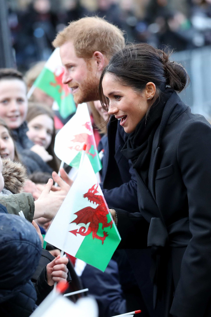 Harry e Meghan Markle encantam na sua terceira visita enquanto casal