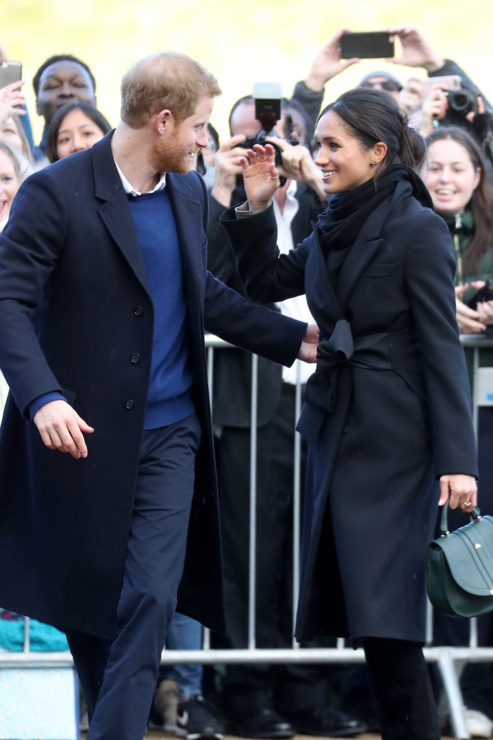 Harry e Meghan Markle encantam na sua terceira visita enquanto casal