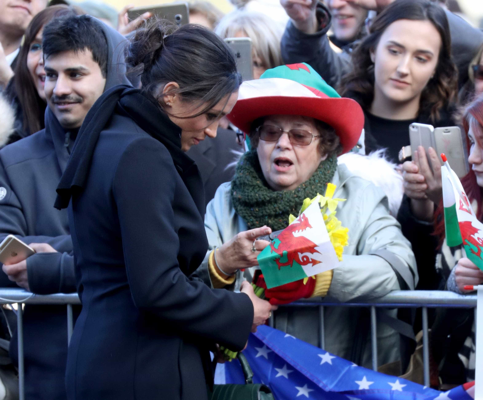 Harry e Meghan Markle encantam na sua terceira visita enquanto casal