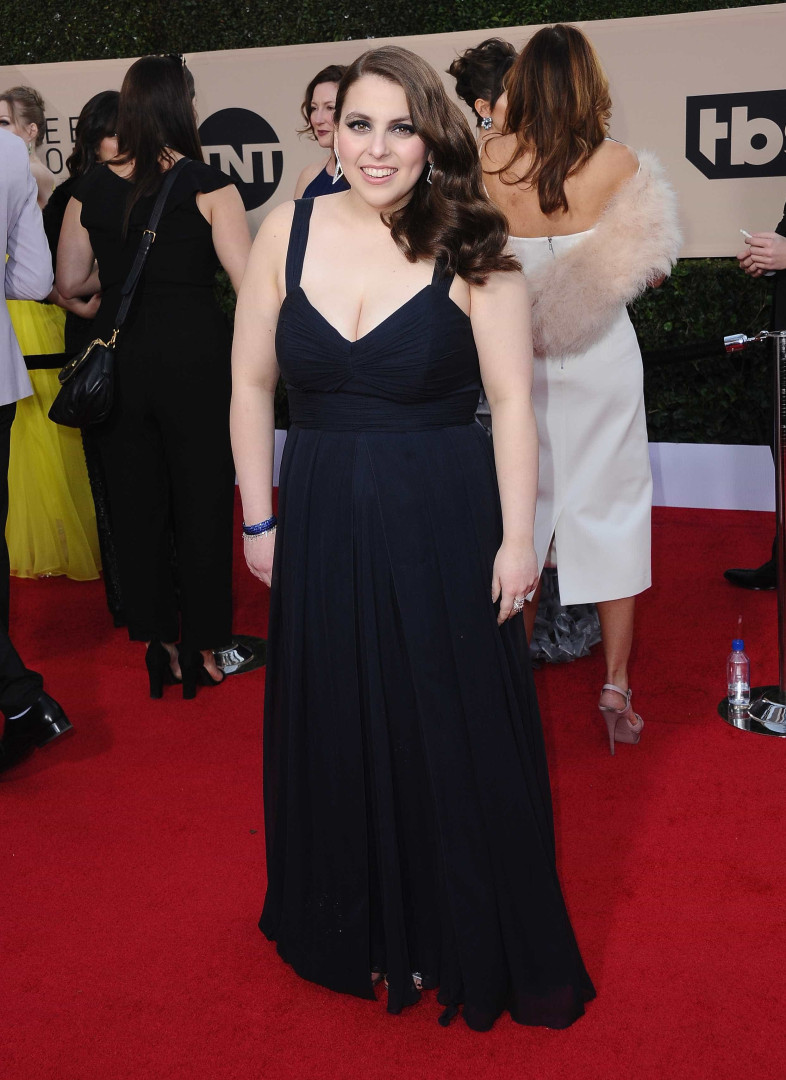 Atriz surge nos SAG Awards com vestido que usou no secundário
