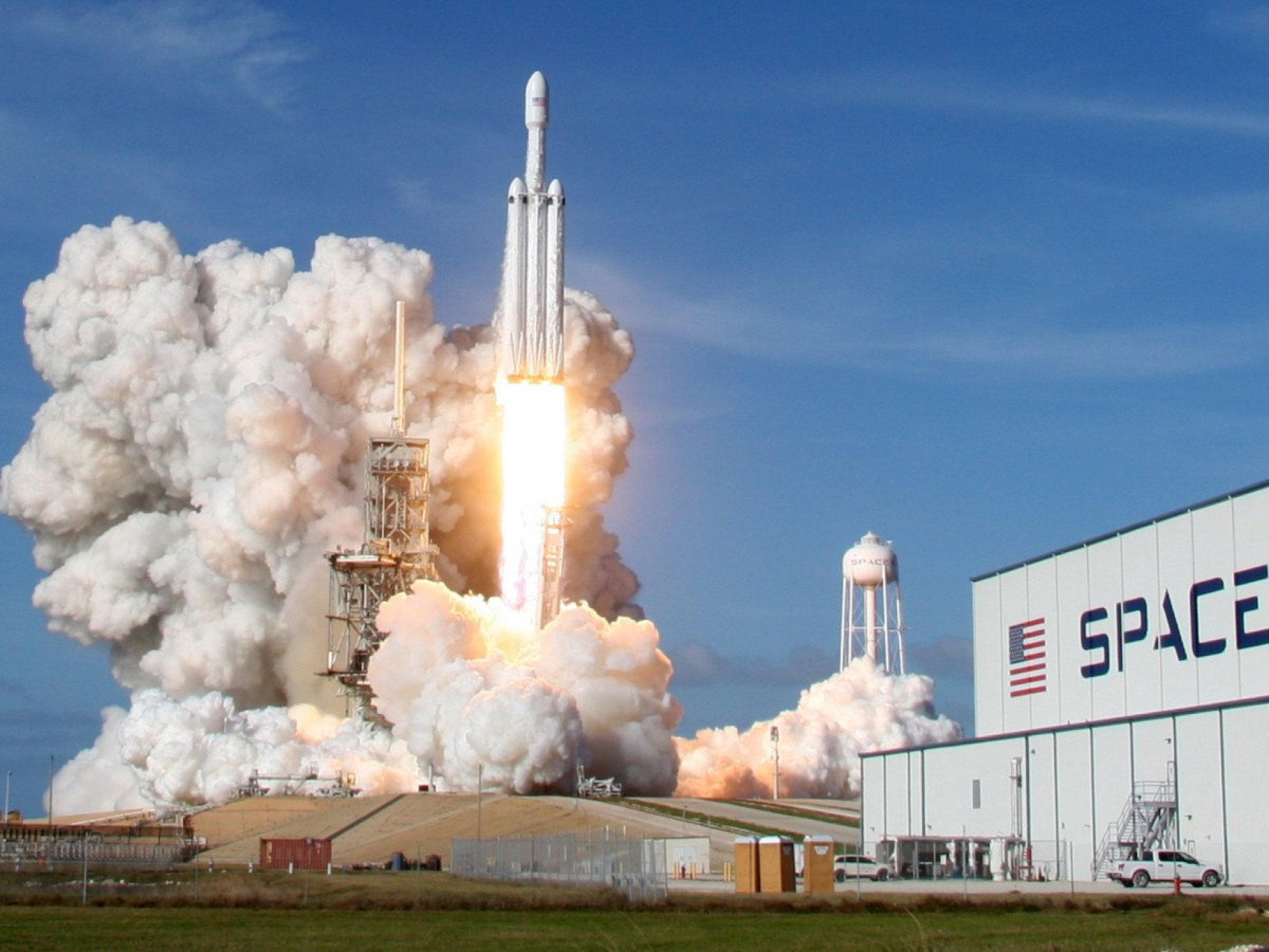 As melhores fotografias do impressionante lançamento da SpaceX