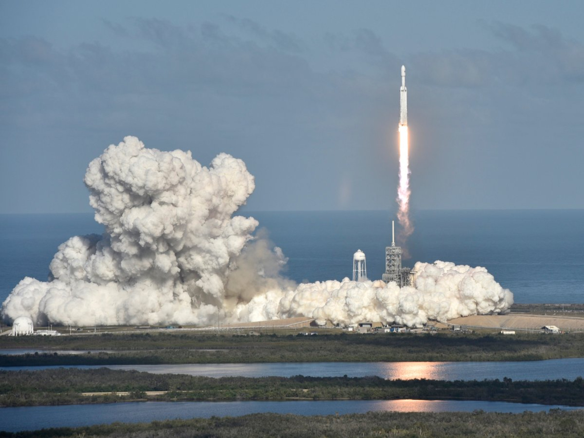 As melhores fotografias do impressionante lançamento da SpaceX