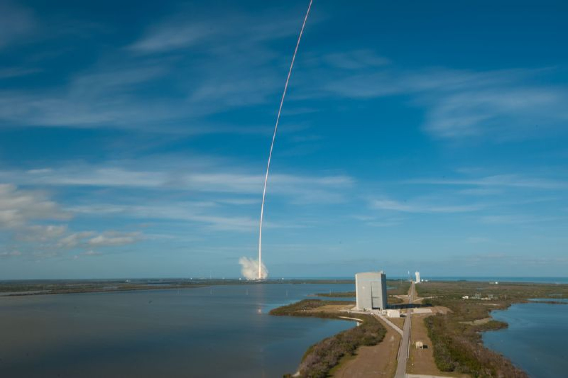 As melhores fotografias do impressionante lançamento da SpaceX