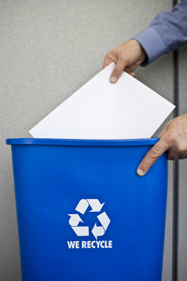 Aprenda a reduzir o consumo de plástico e de papel. O planeta agradece