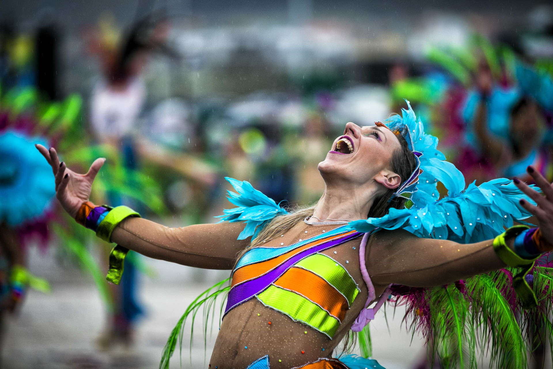 Carnaval português: Nem o frio, nem a chuva conseguiram travar a festa