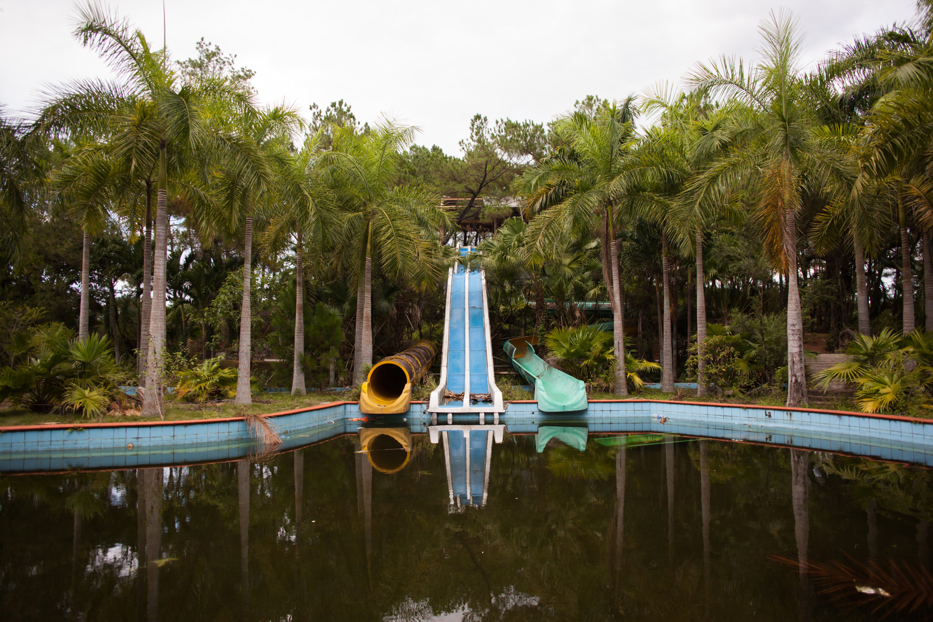Conheça estes assustadores parques de diversões abandonados
