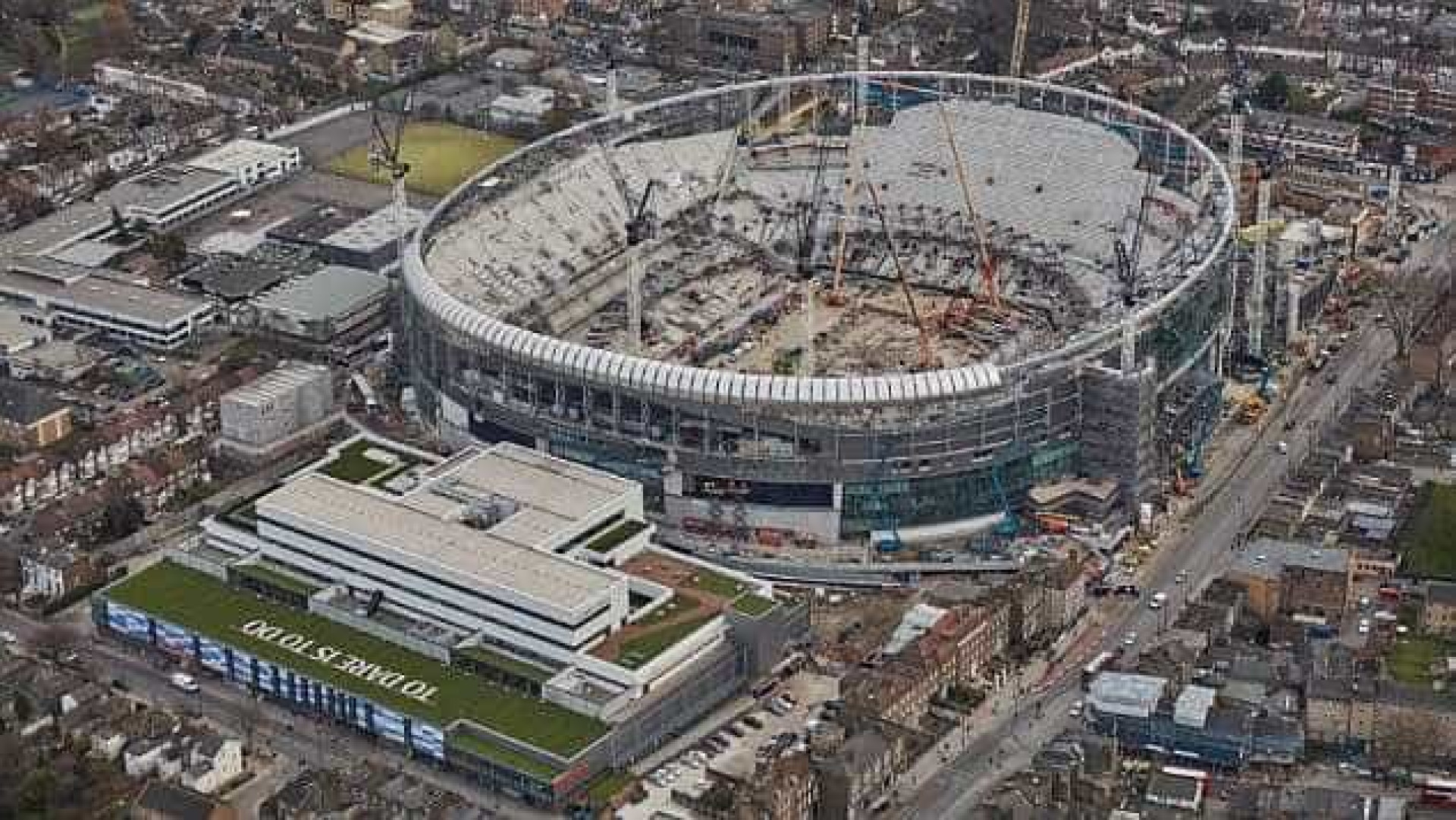 Nova 'casa' do Tottenham começa a ganhar forma