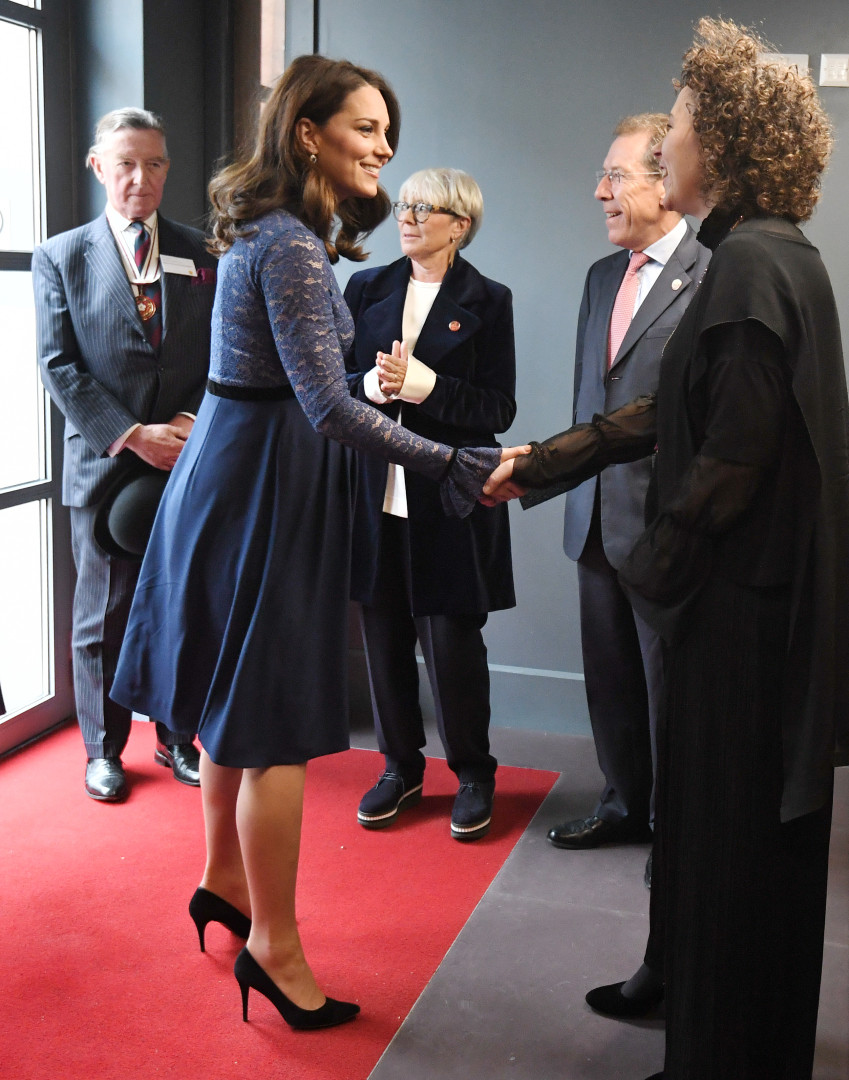 Kate Middleton espalha elegância já perto do nascimento do bebé