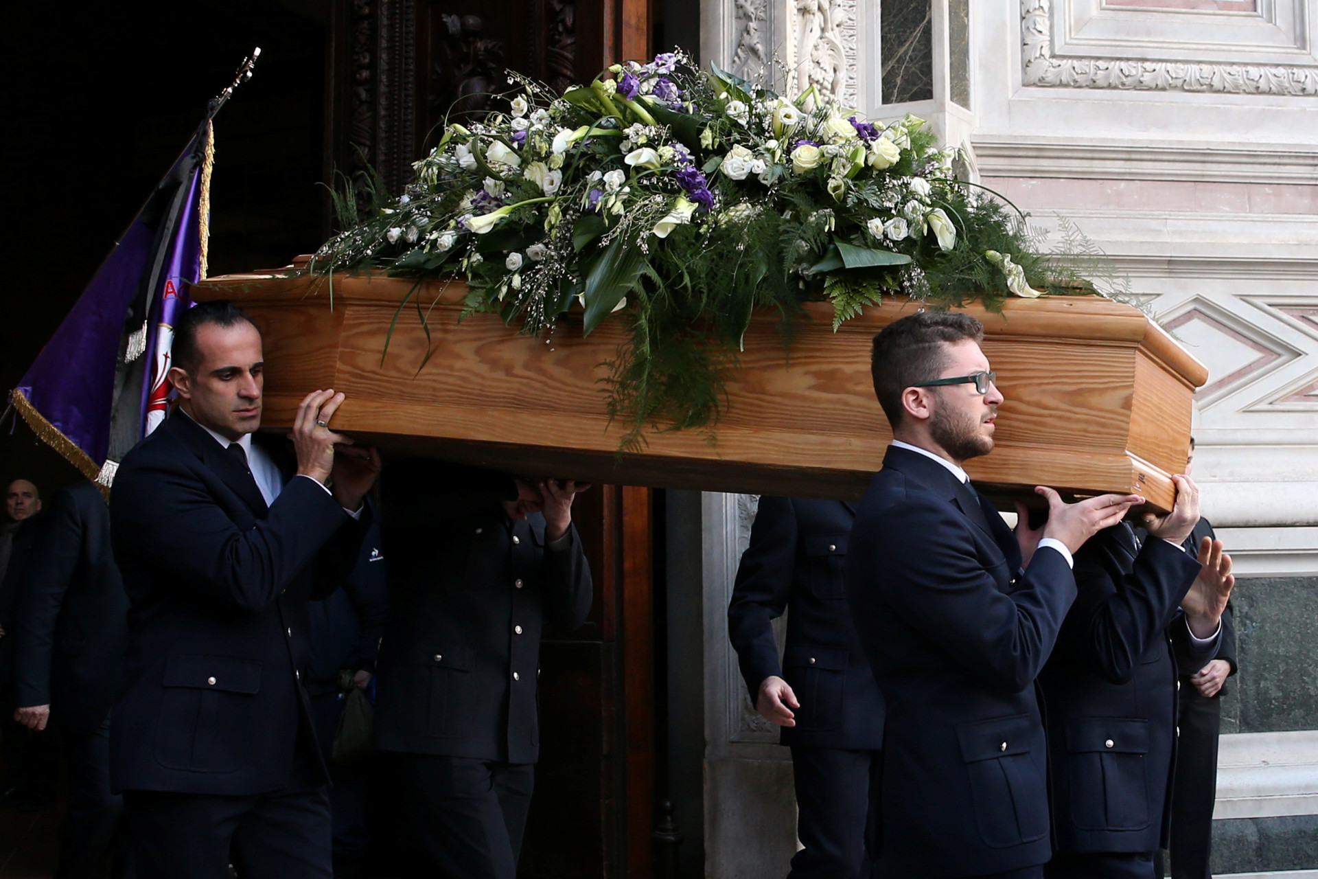 Enchente no último adeus a Astori, o eterno capitão da Fiorentina