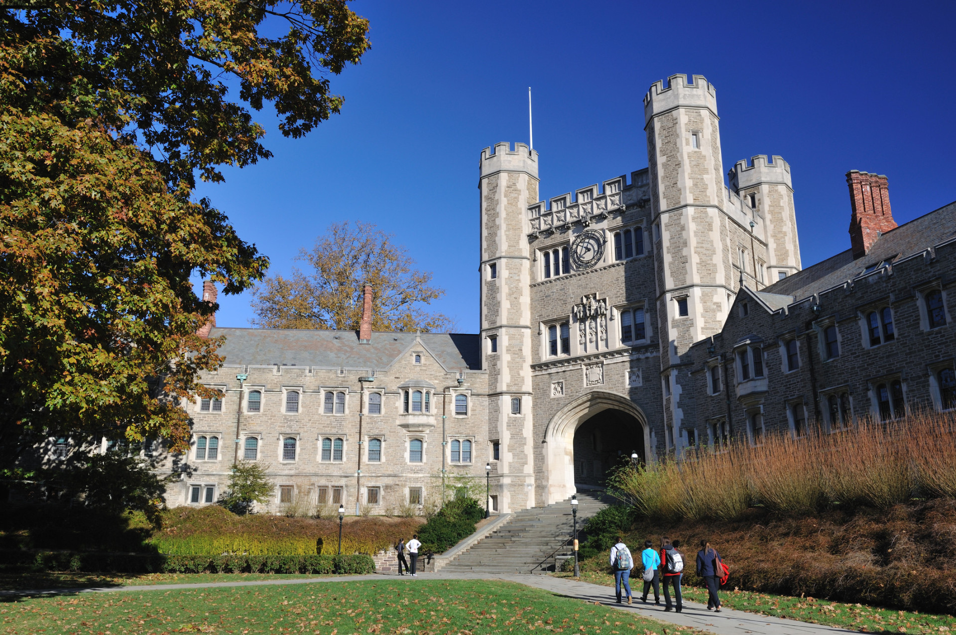 Conheça as 30 universidades com mais reputação do mundo