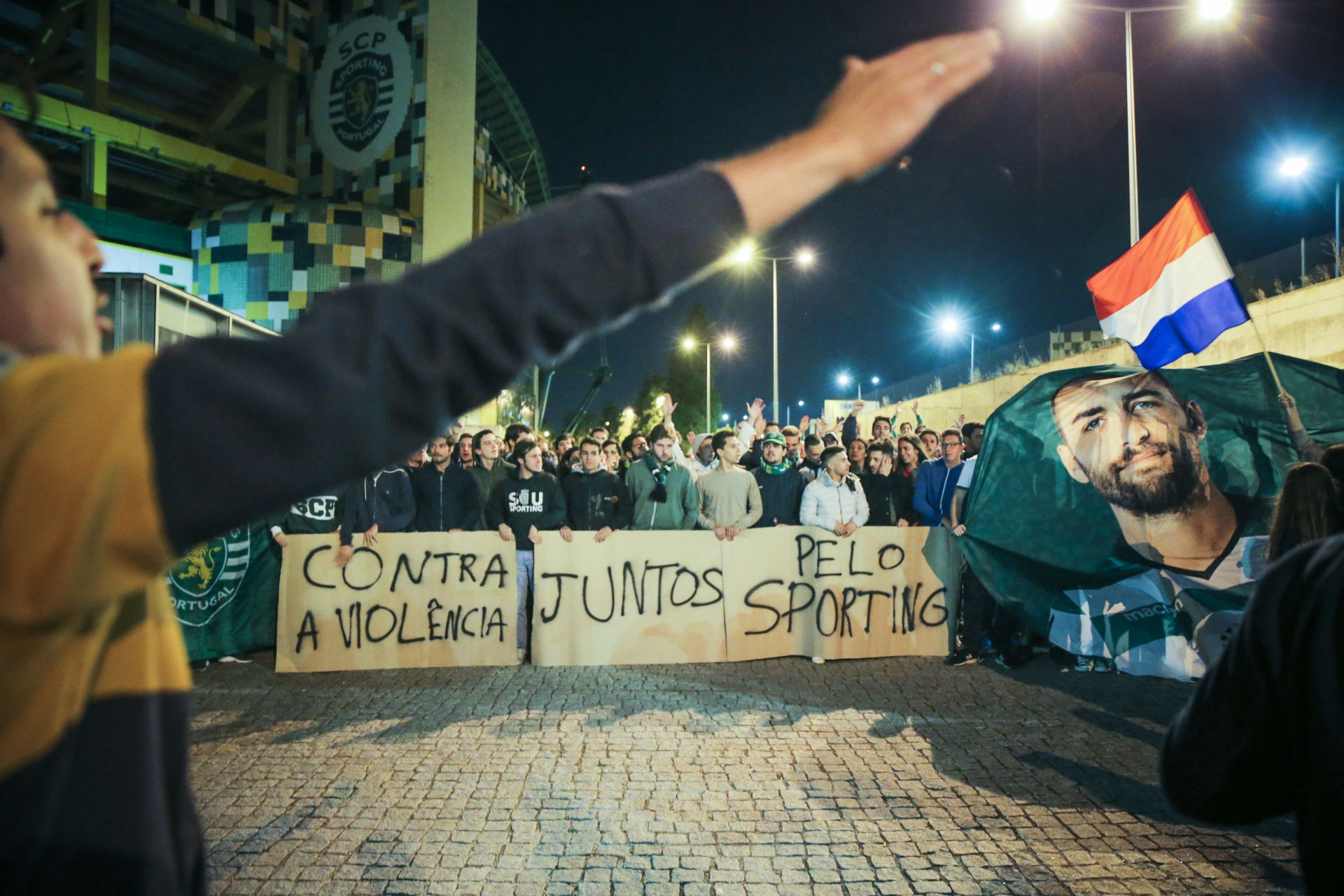 As melhores imagens da manifestação de apoio aos jogadores do Sporting