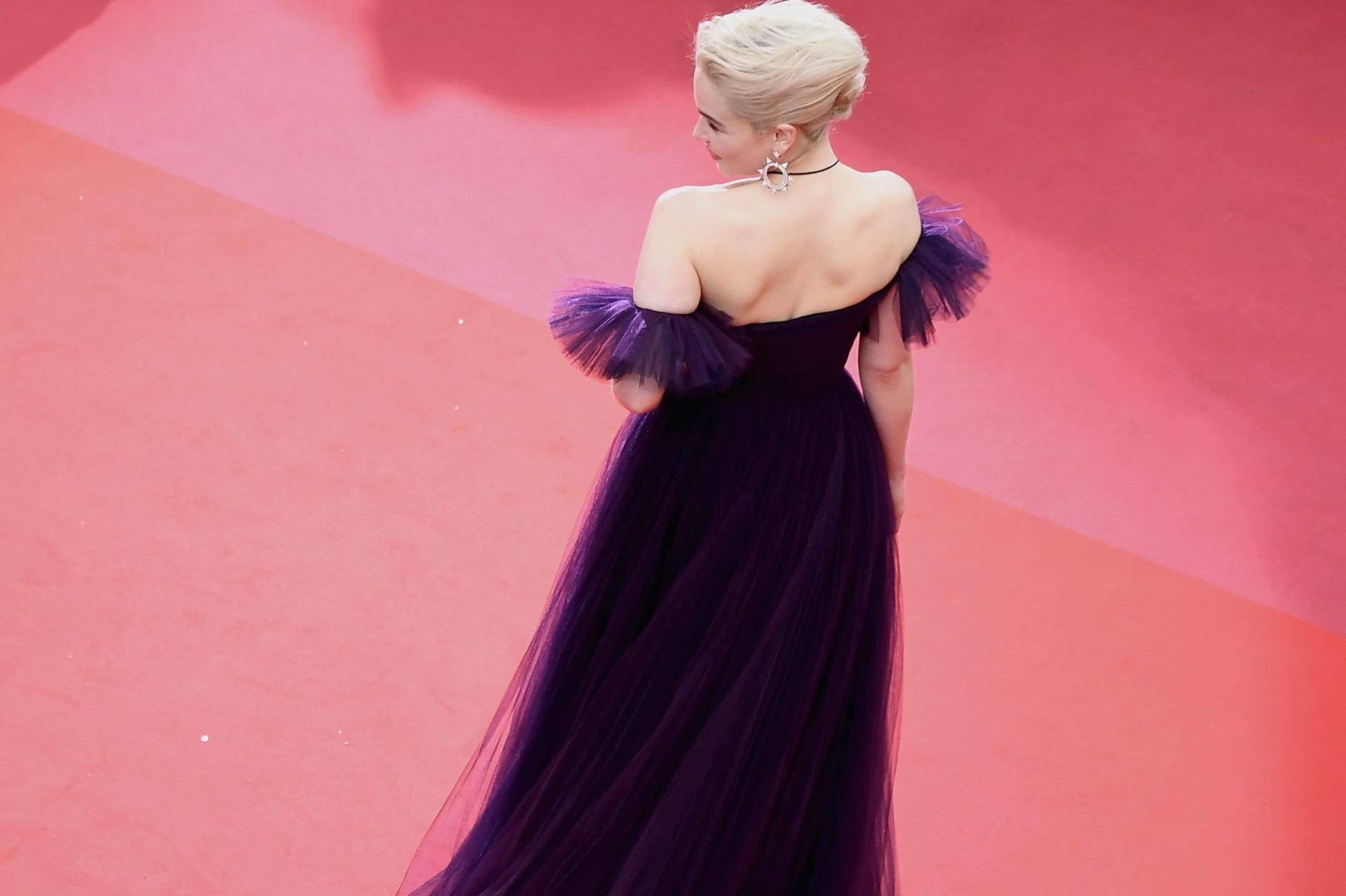 Cannes: Vestido de Emilia Clarke demorou 250 horas a ser feito