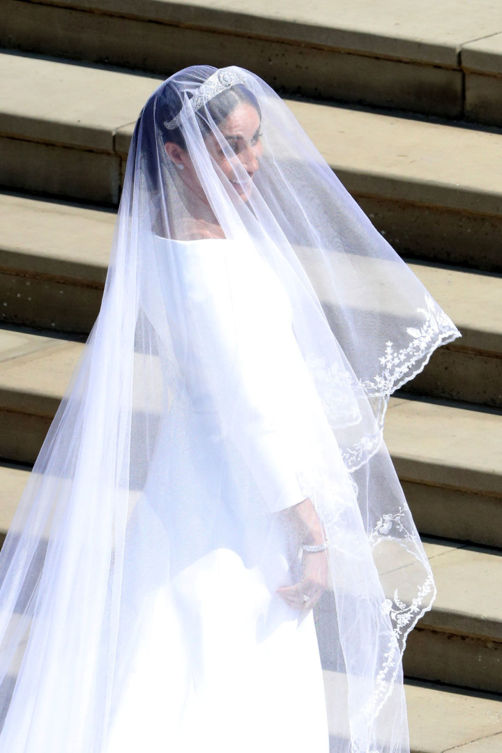 Eis as imagens do vestido de noiva de Meghan Markle