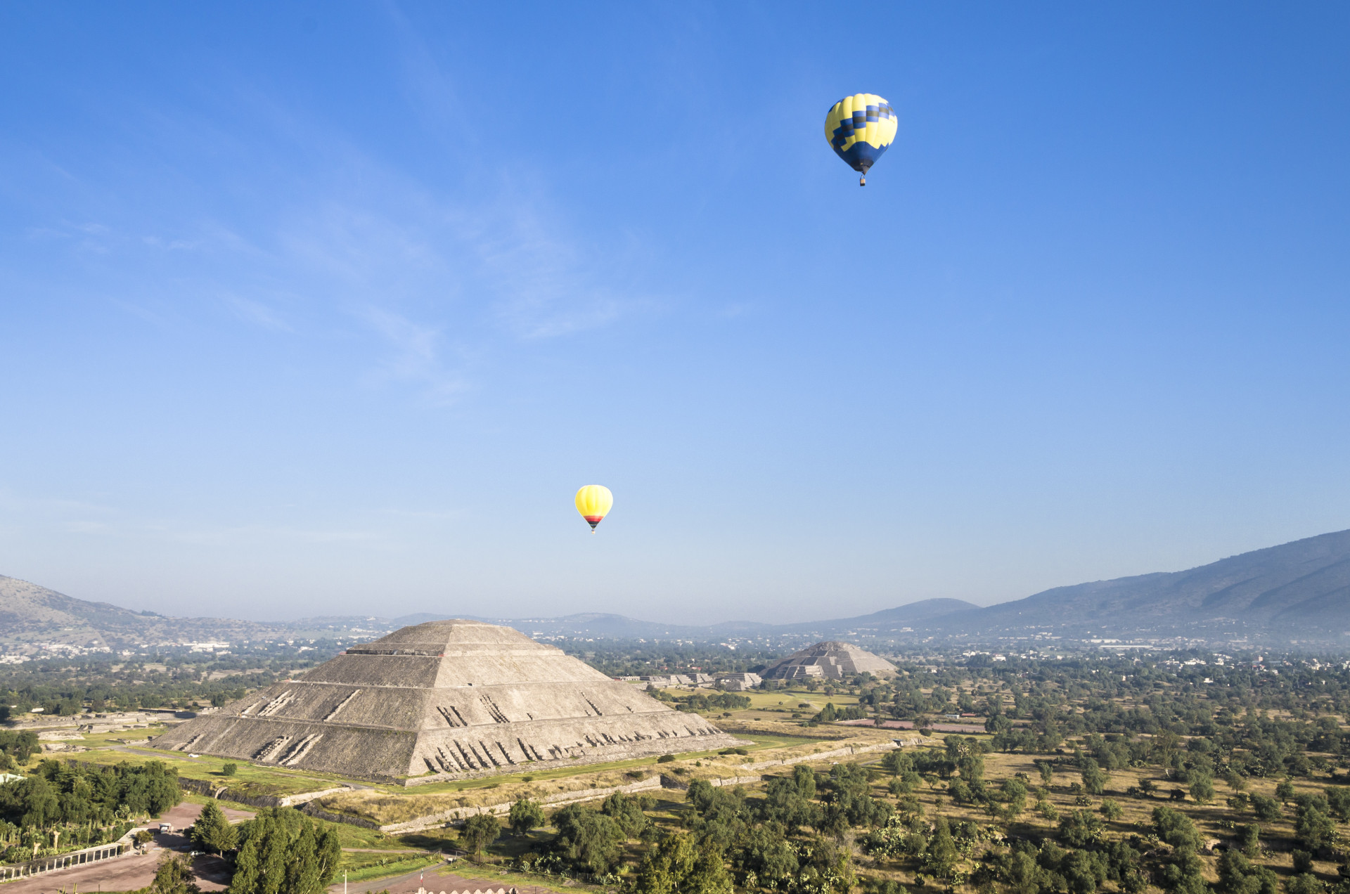 Os melhores destinos para fazer uma viagem de balão