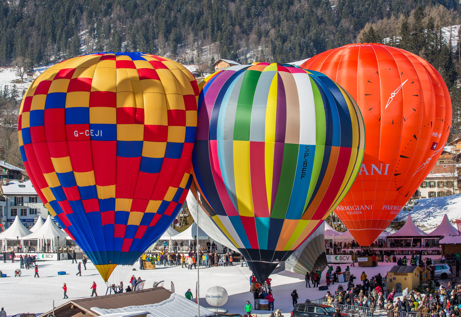 Os melhores destinos para fazer uma viagem de balão