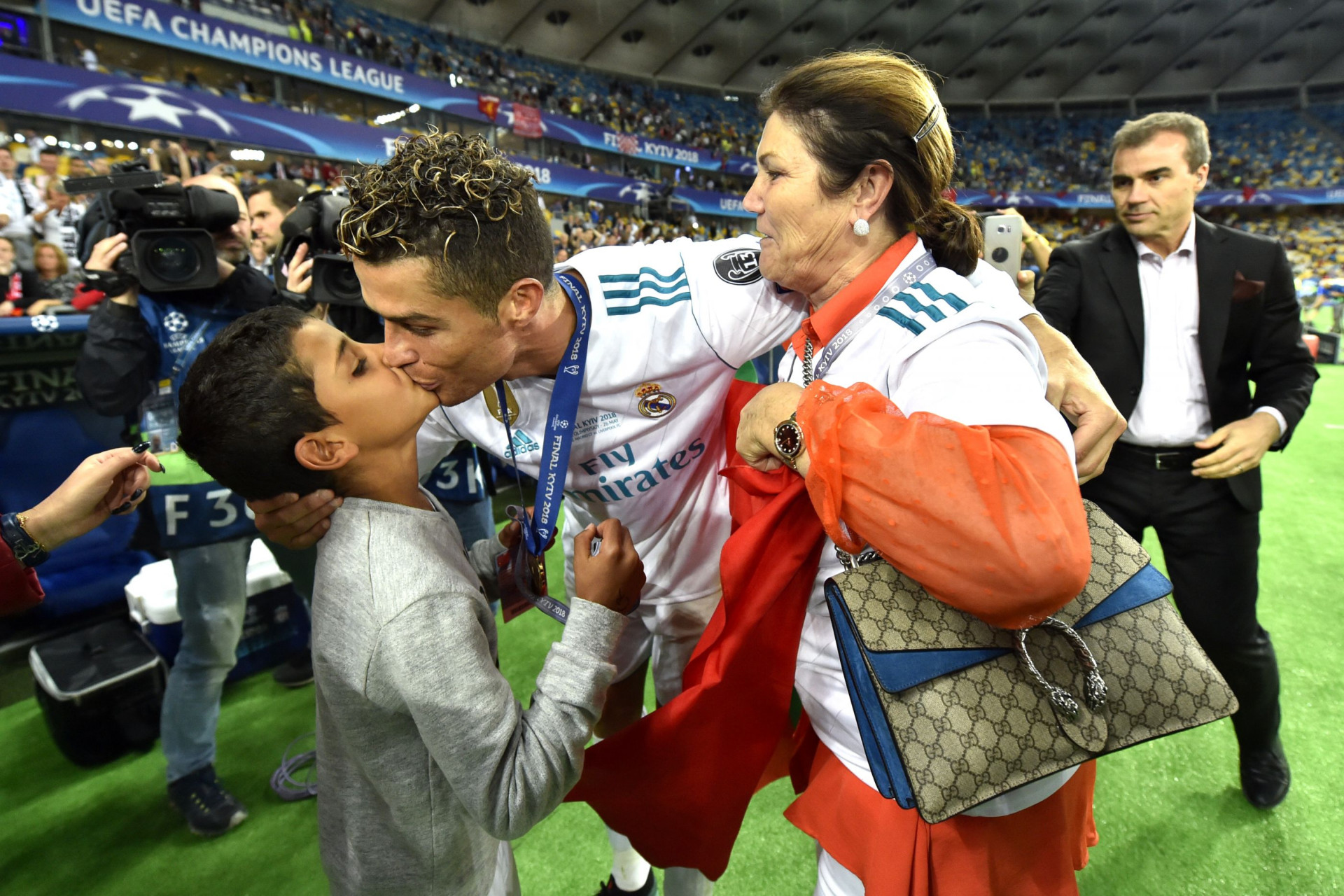 Ronaldo celebra conquista da Liga dos Campeões ao lado do seu amor