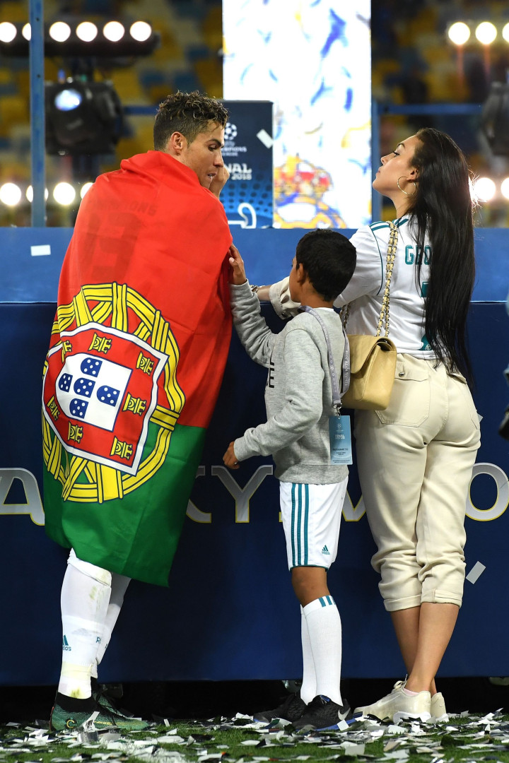 Ronaldo celebra conquista da Liga dos Campeões ao lado do seu amor
