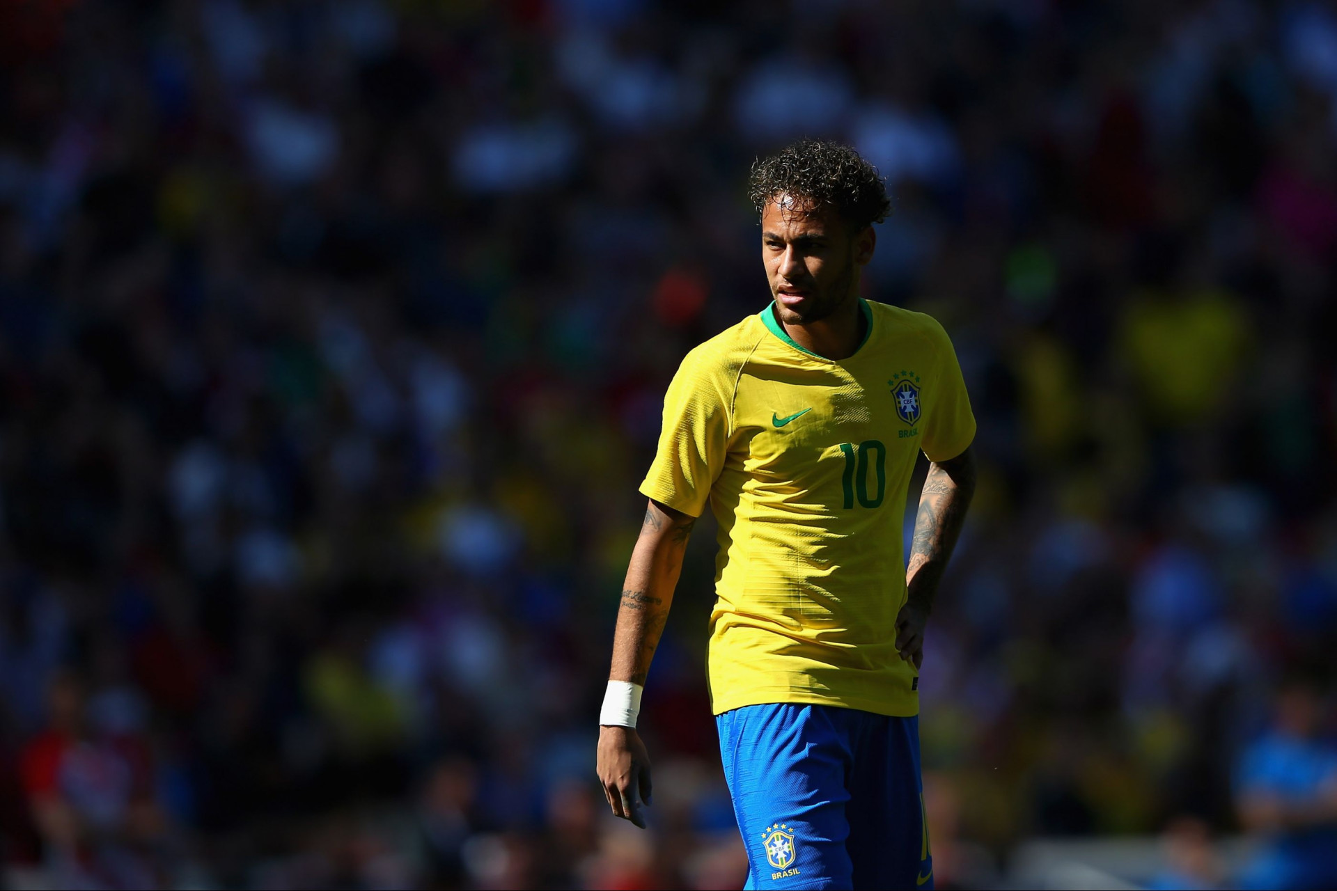 Os doze maiores craques que nunca 'tocaram' numa Bola de Ouro