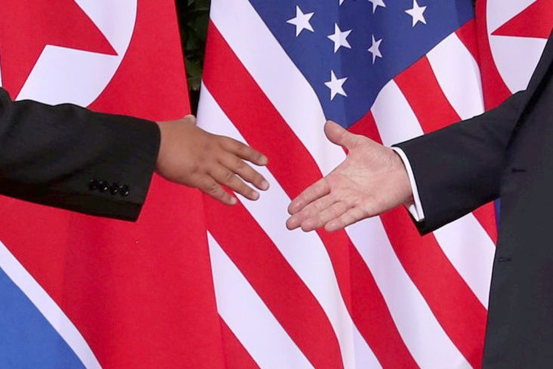 As imagens da cimeira histórica que juntou Kim e Trump