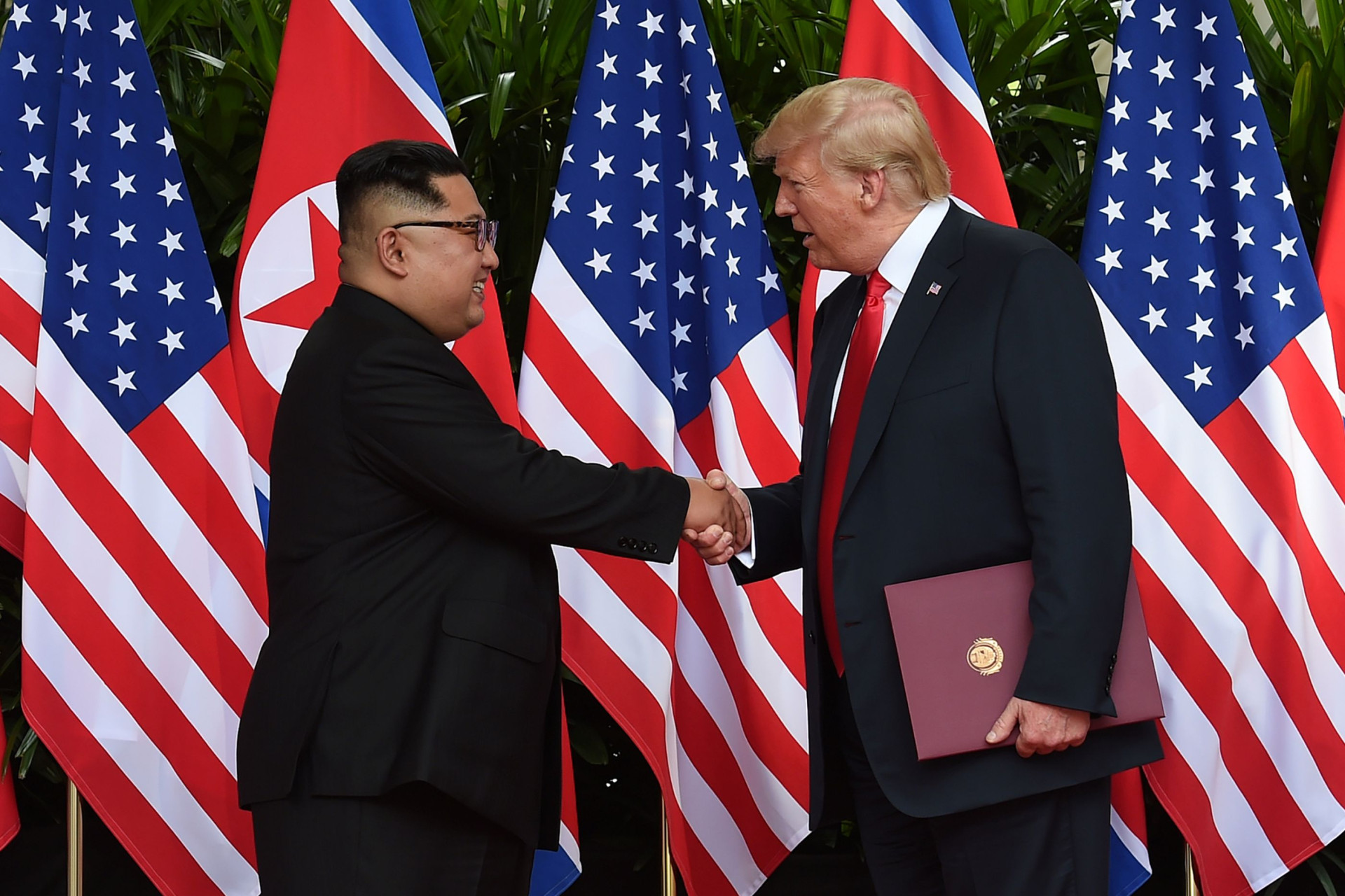 As imagens da cimeira histórica que juntou Kim e Trump