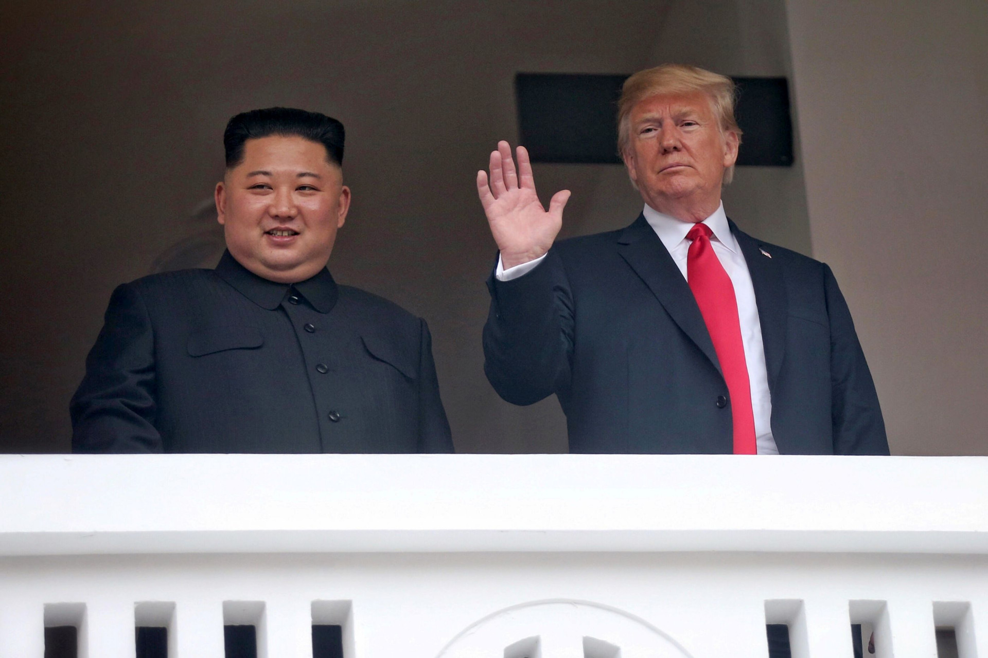 As imagens da cimeira histórica que juntou Kim e Trump