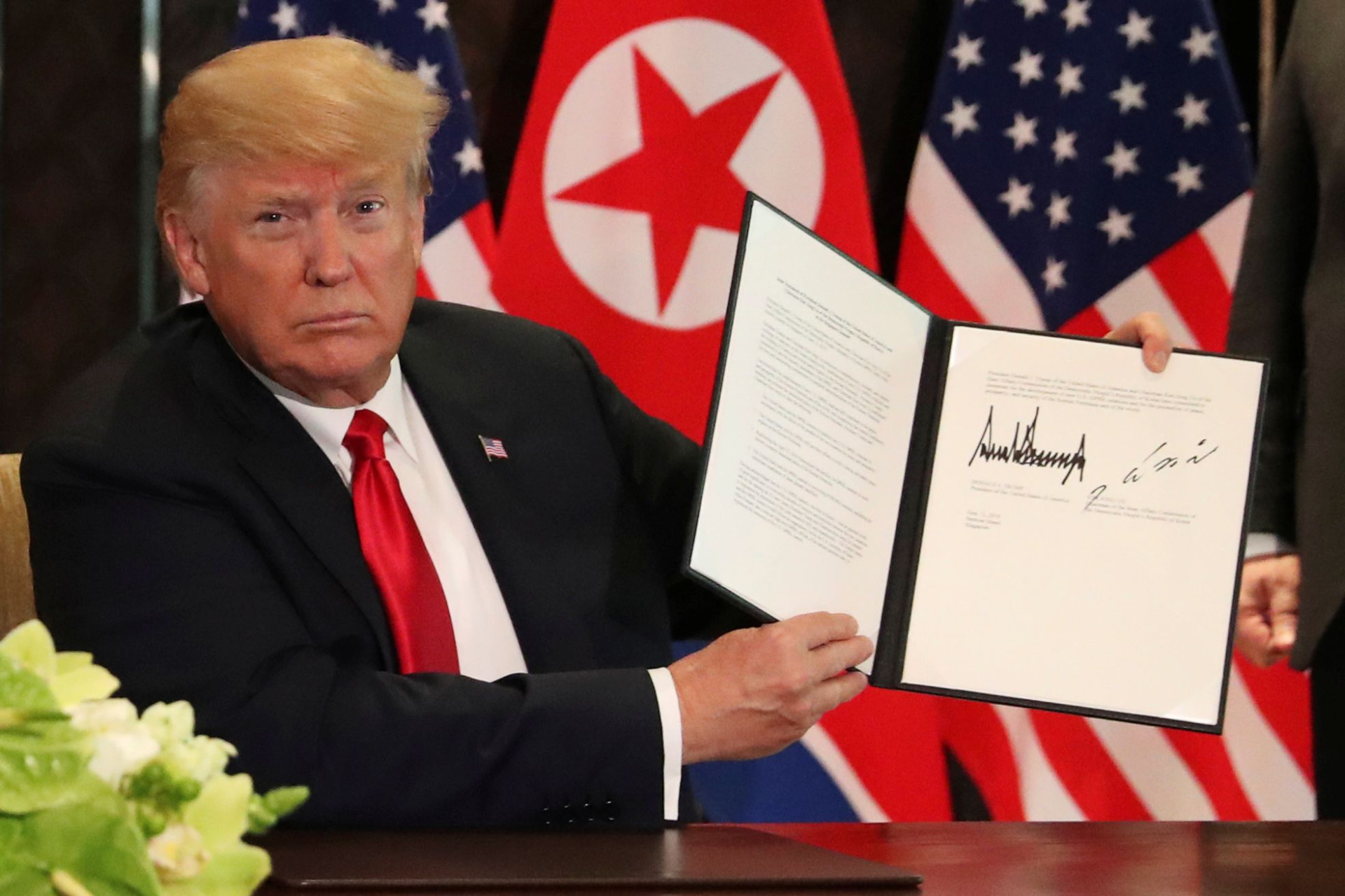 As imagens da cimeira histórica que juntou Kim e Trump