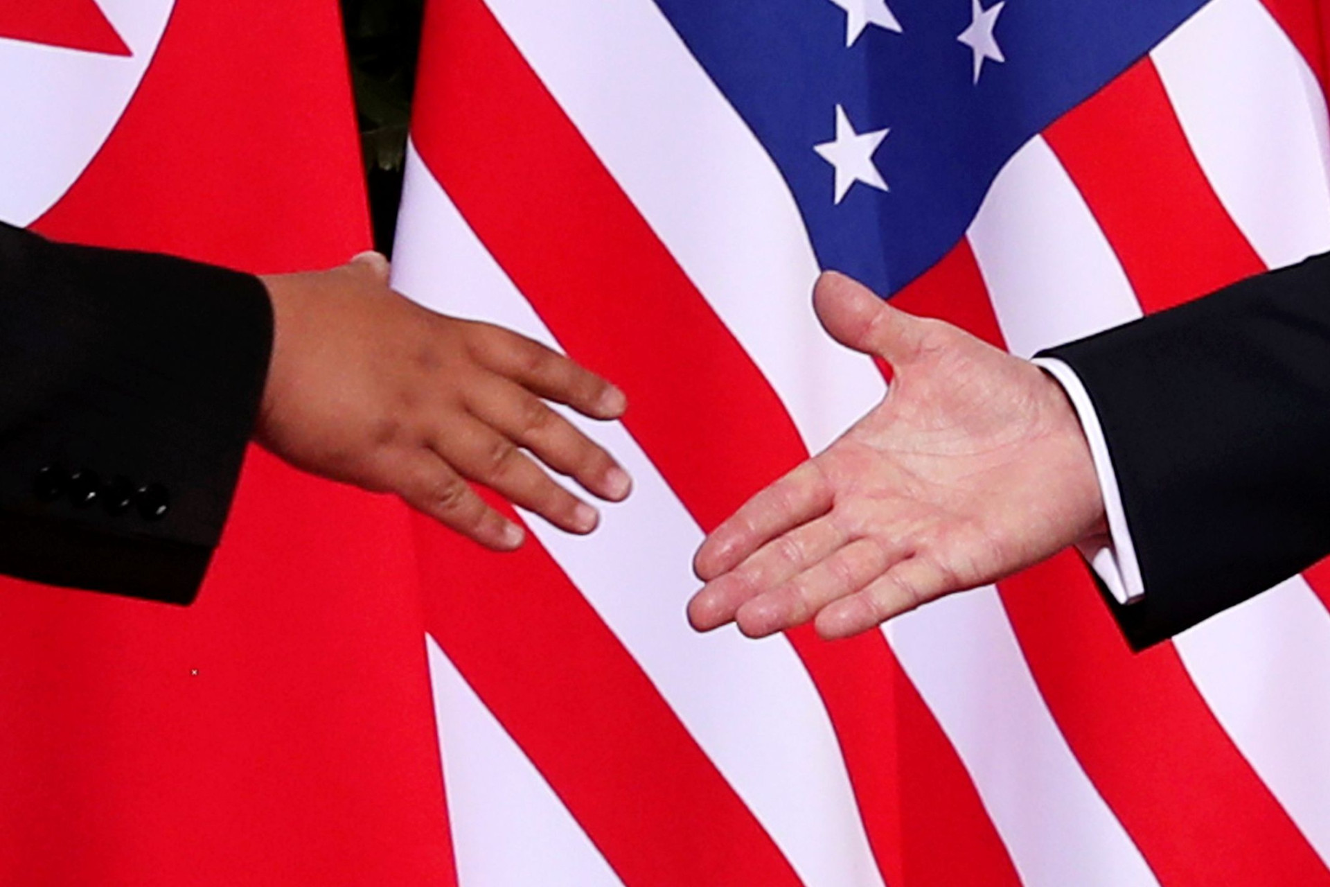 As imagens da cimeira histórica que juntou Kim e Trump