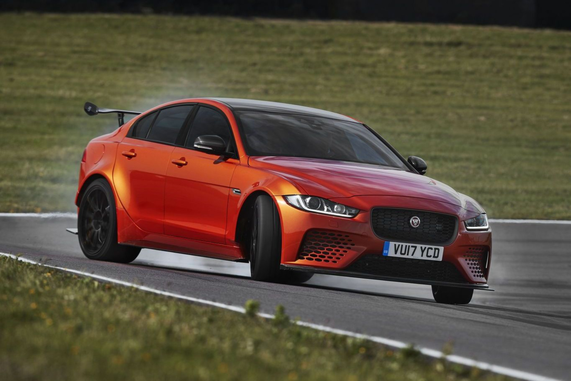 Jaguar XE SV Project 8: Uma fera em edição limitada