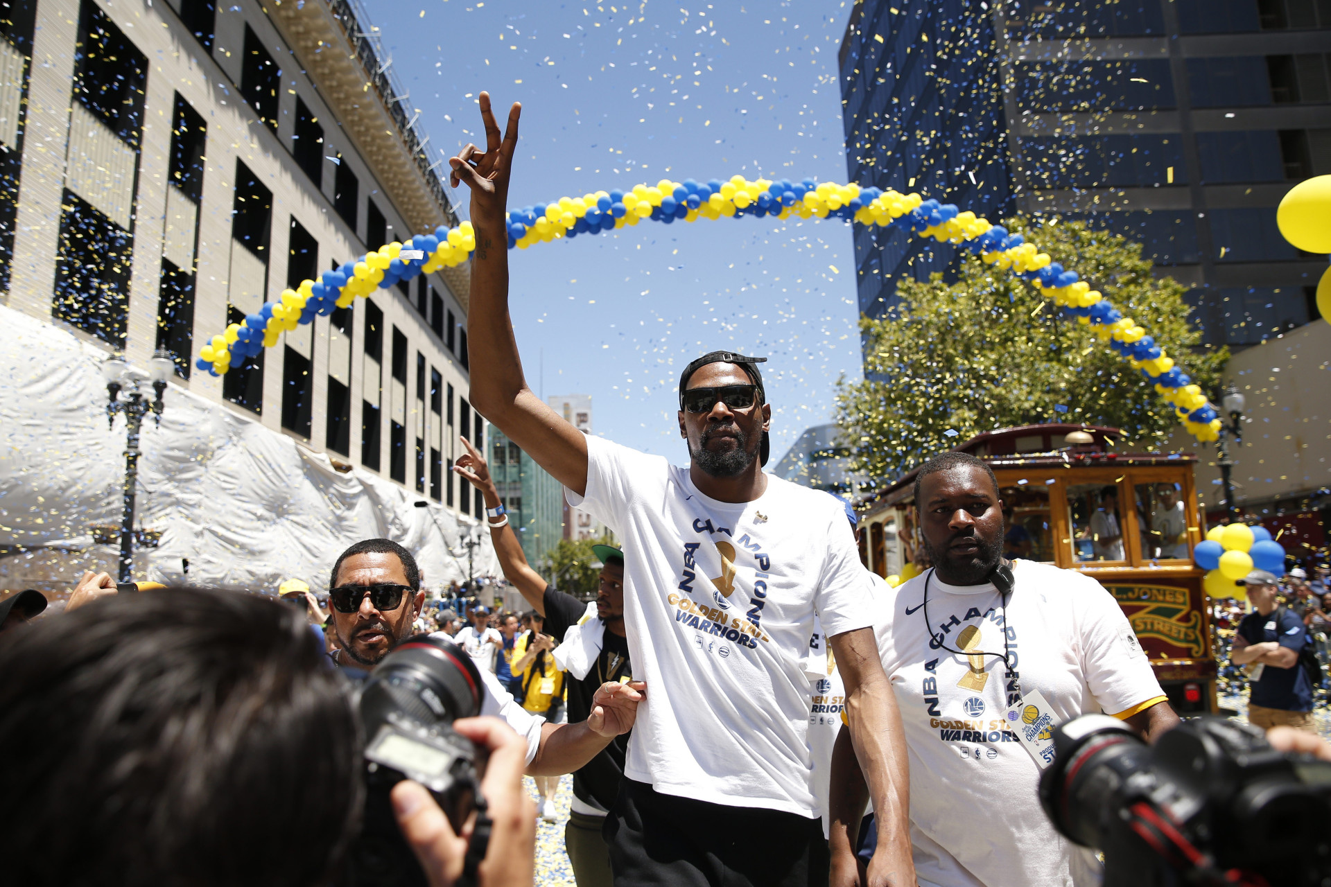 Campeões da NBA gastaram mais de... 500 mil dólares em álcool