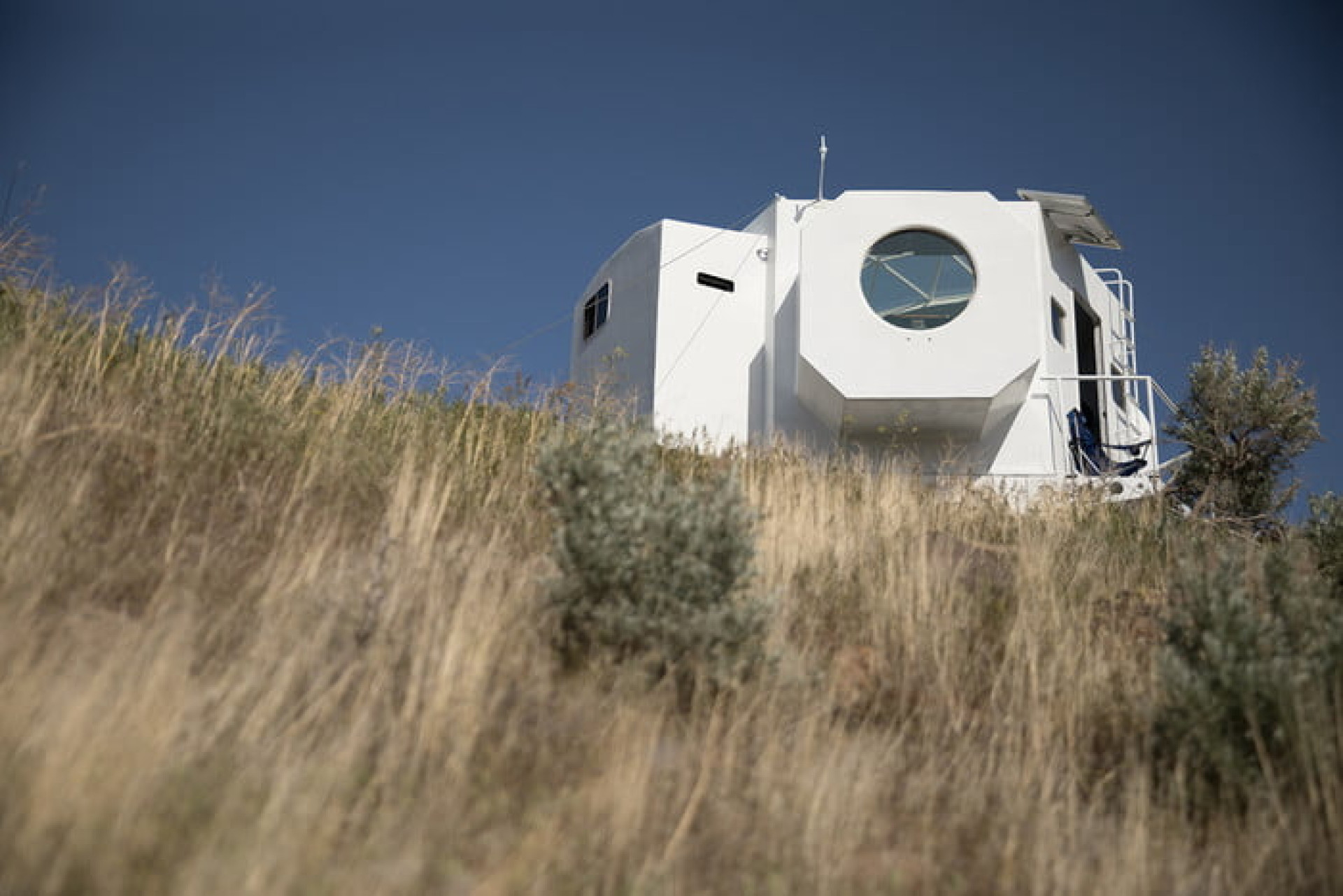 Casa inspirada na ida à Lua é perfeita para os aficionados do Espaço