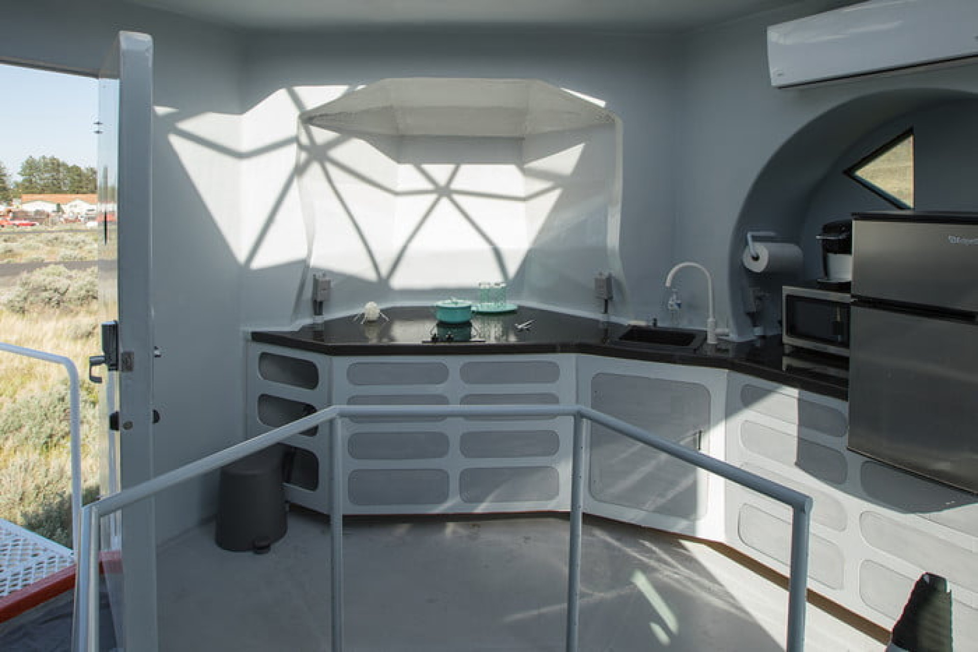Casa inspirada na ida à Lua é perfeita para os aficionados do Espaço