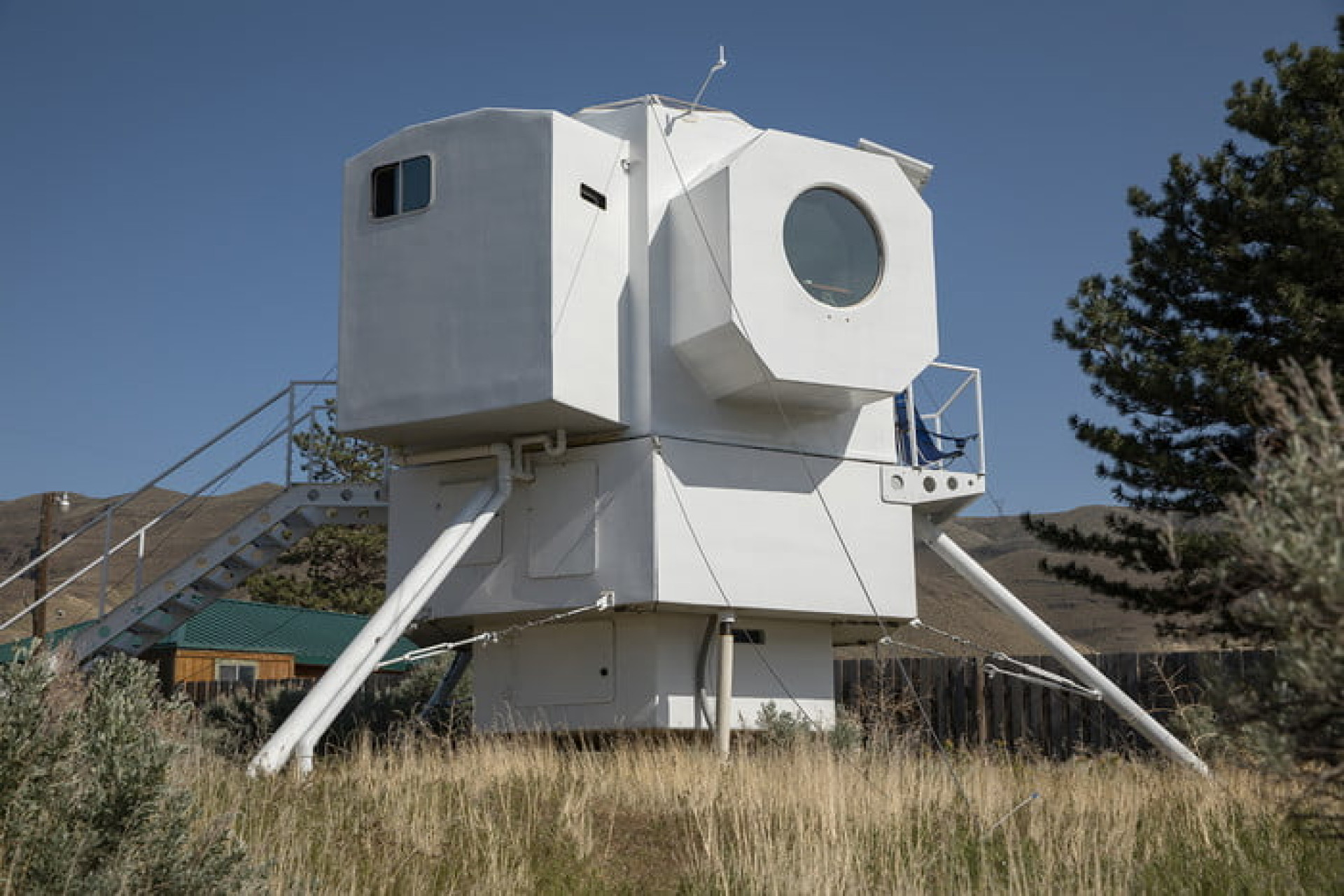 Casa inspirada na ida à Lua é perfeita para os aficionados do Espaço