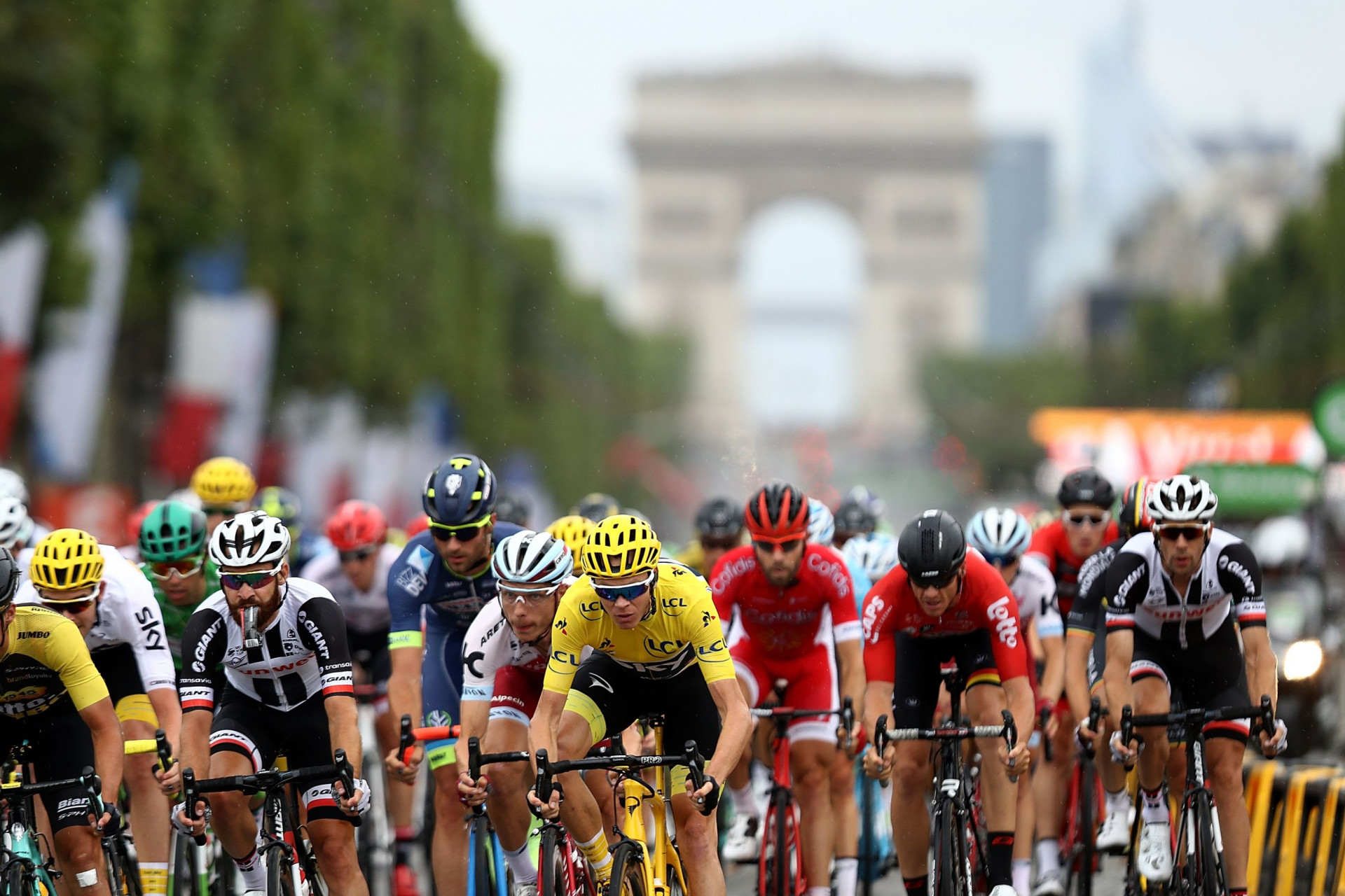 Volta a França: Os belos locais por onde os ciclistas passam
