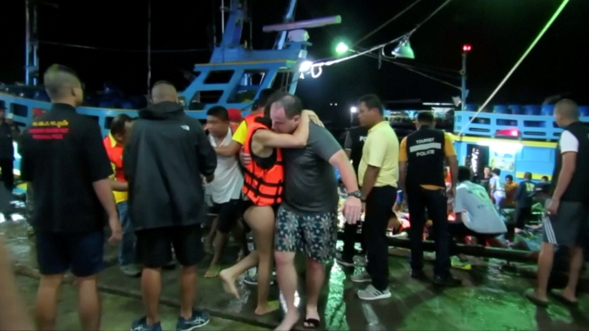 Resgate de turistas no mar da Tailândia: A dor e as lágrimas em imagens