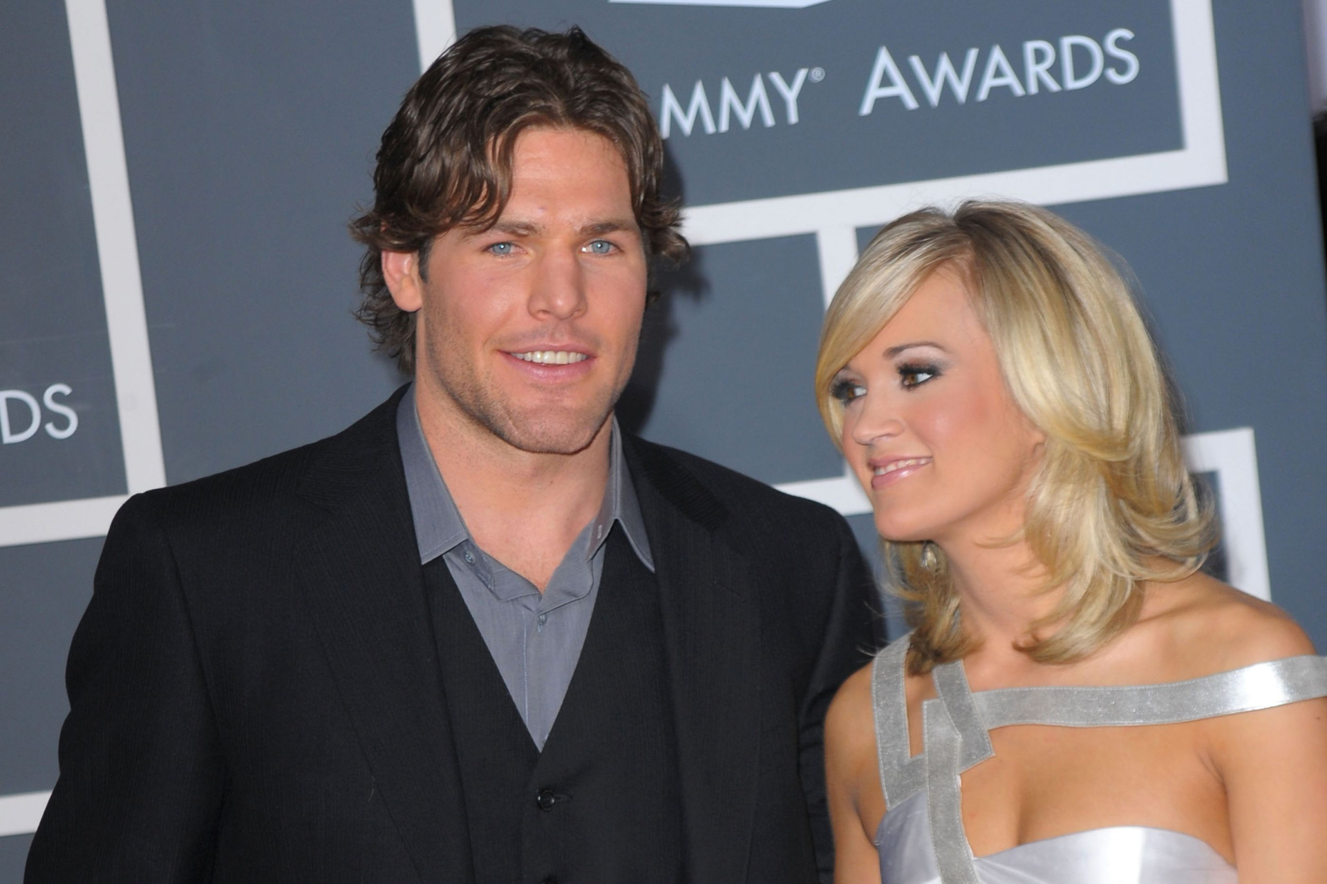 8 anos de amor: Carrie Underwood declara-se ao marido