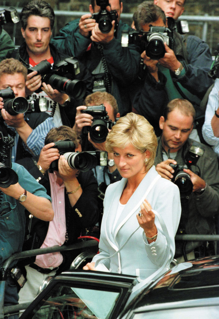 Família real vs Paparazzi: Uma história de amor e ódio