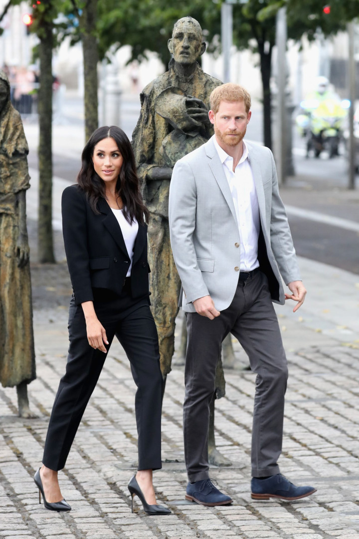 Meghan Markle usa pela primeira vez calças em evento oficial após casar