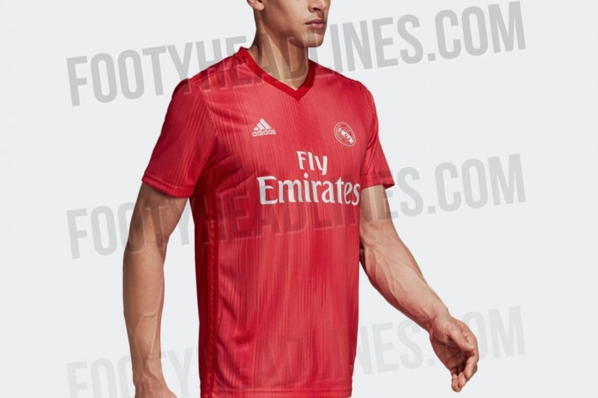 Terceiro equipamento do Real Madrid apresenta símbolo... sem coroa