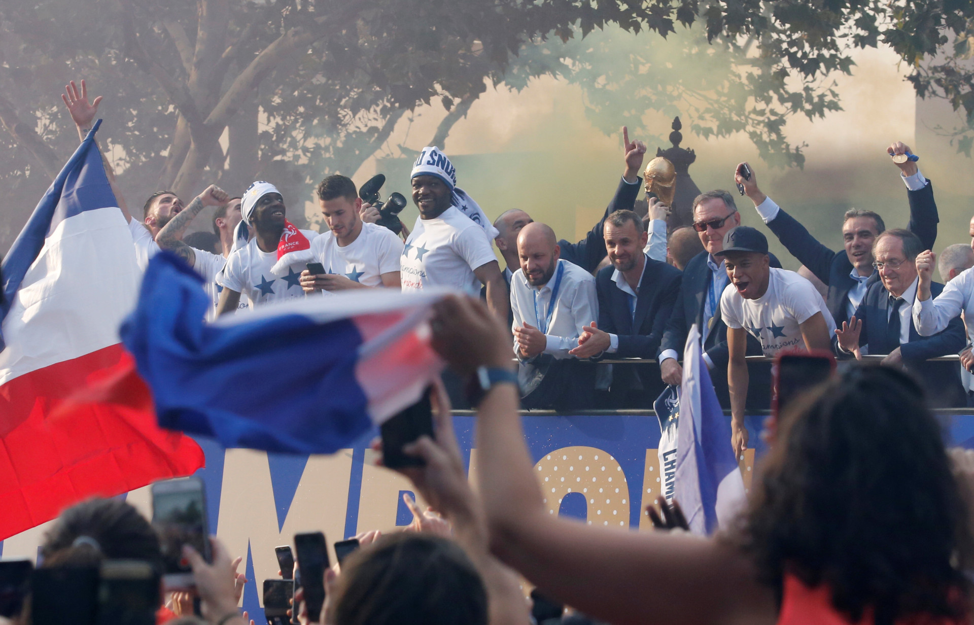 Foi em festa que França recebeu o Campeão do Mundo
