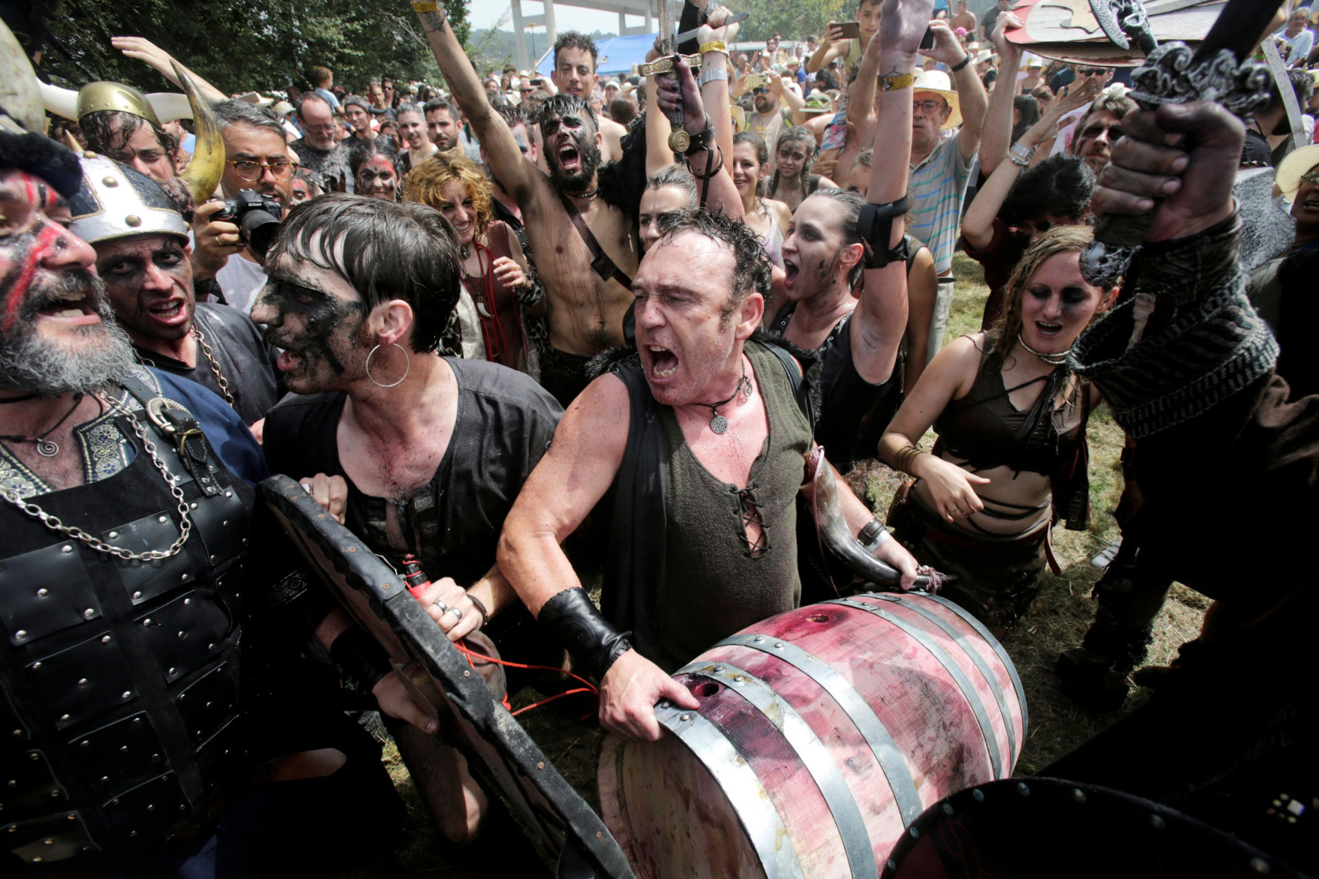 Todos os anos os vikings regressam à costa de Espanha... para festejar