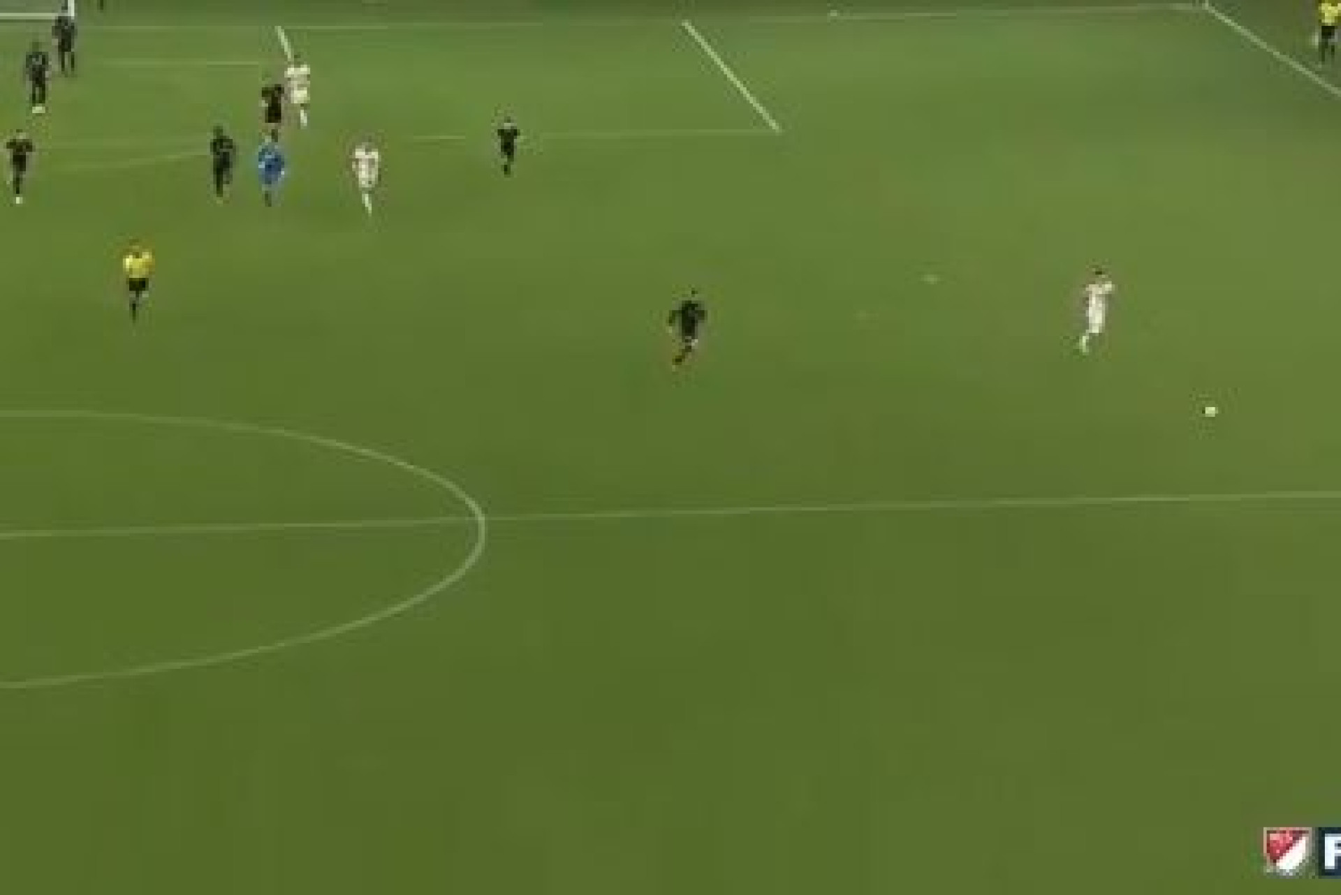 Incrível: Rooney corre 50m, 'rouba' a bola e assiste para golo da vitória