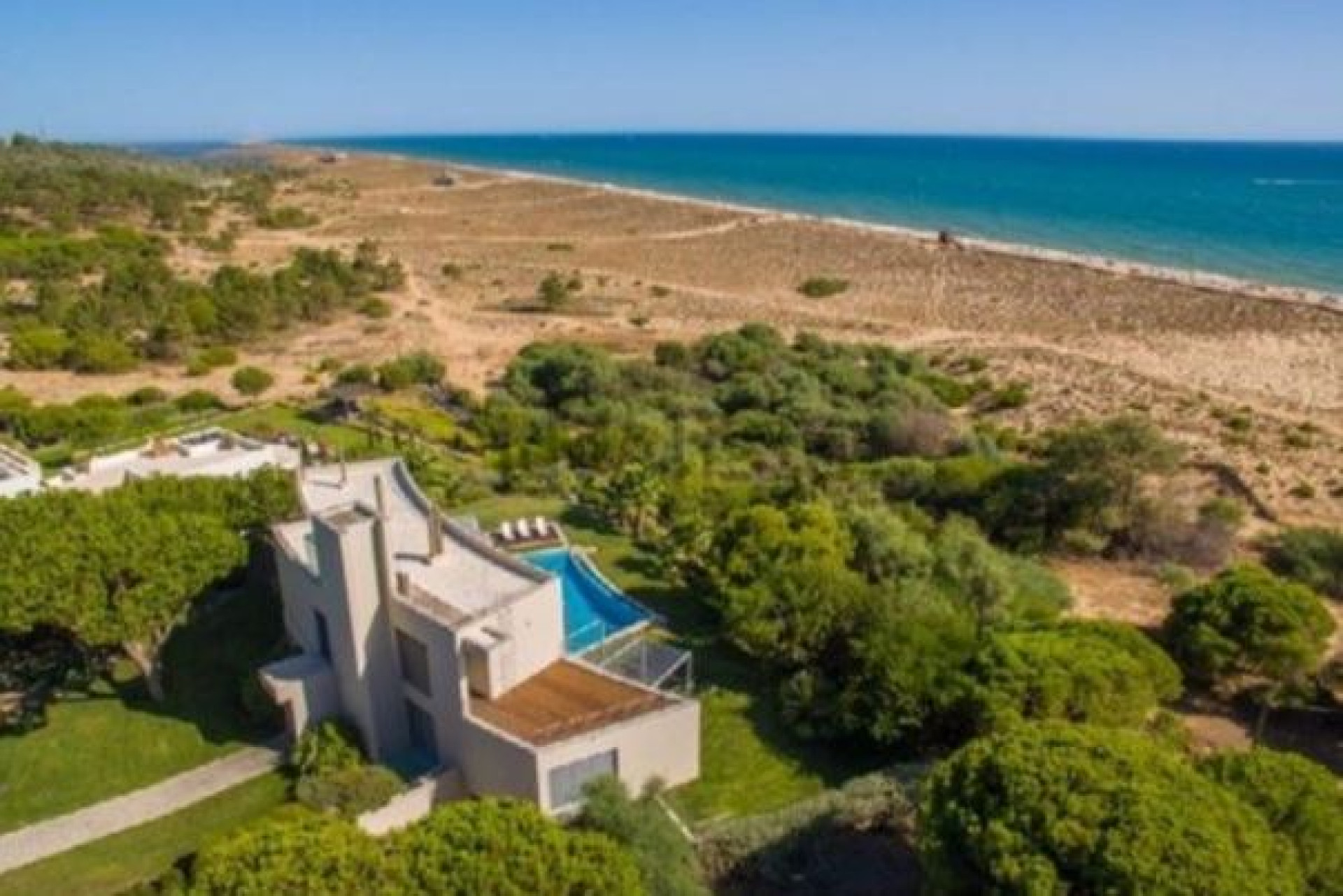 Eis as 10 casas de luxo portuguesas mais visitadas (e ainda à venda)