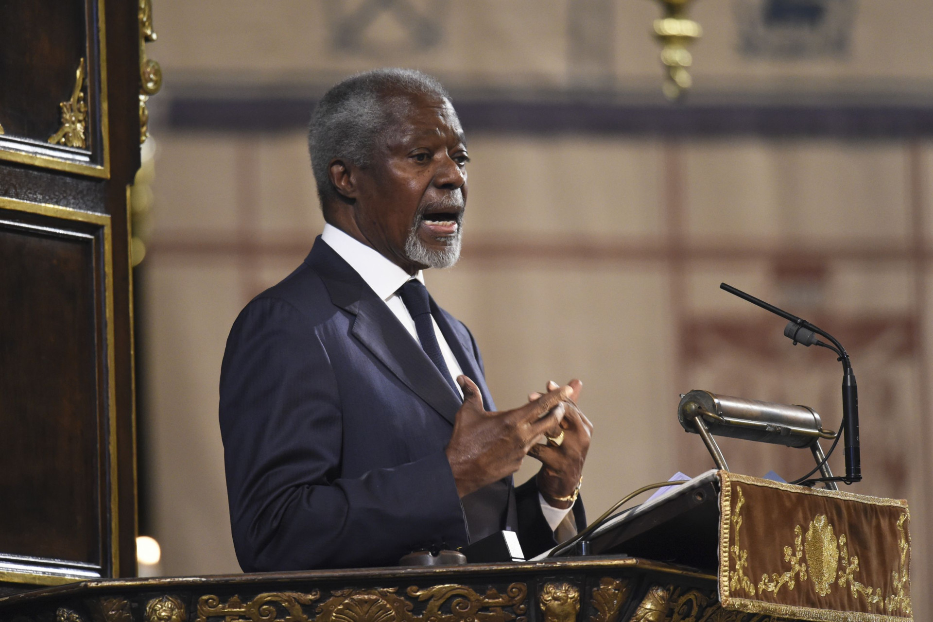 Kofi Annan morreu este sábado. O mundo recorda-o assim