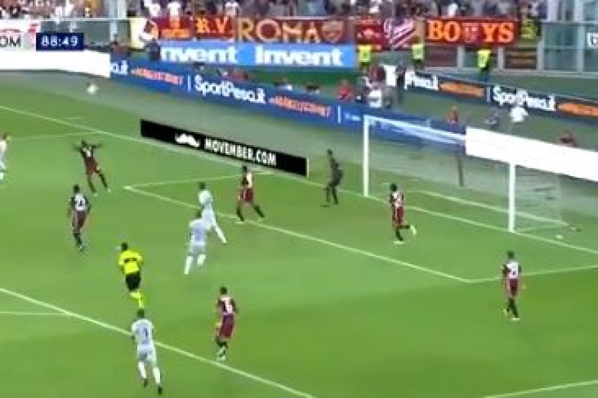 Golaço de Dzeko dá vitória sofrida à AS Roma na estreia na Serie A