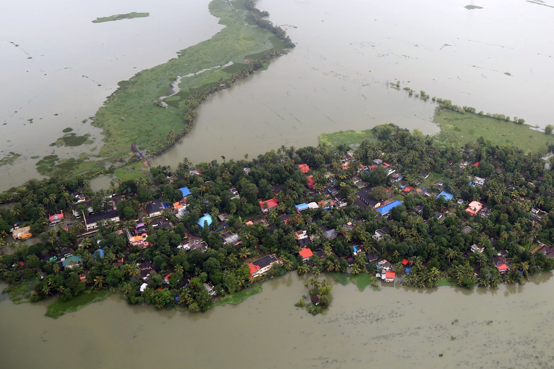 Chuvas, inundações e deslizamentos de terra. O dilúvio em Kerala
