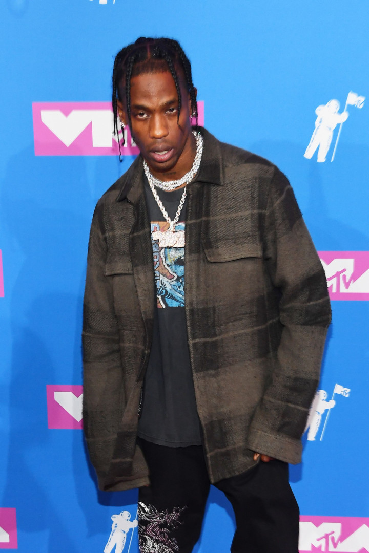 Discrição ao máximo! Kylie Jenner e Travis Scott chegam aos VMA separados