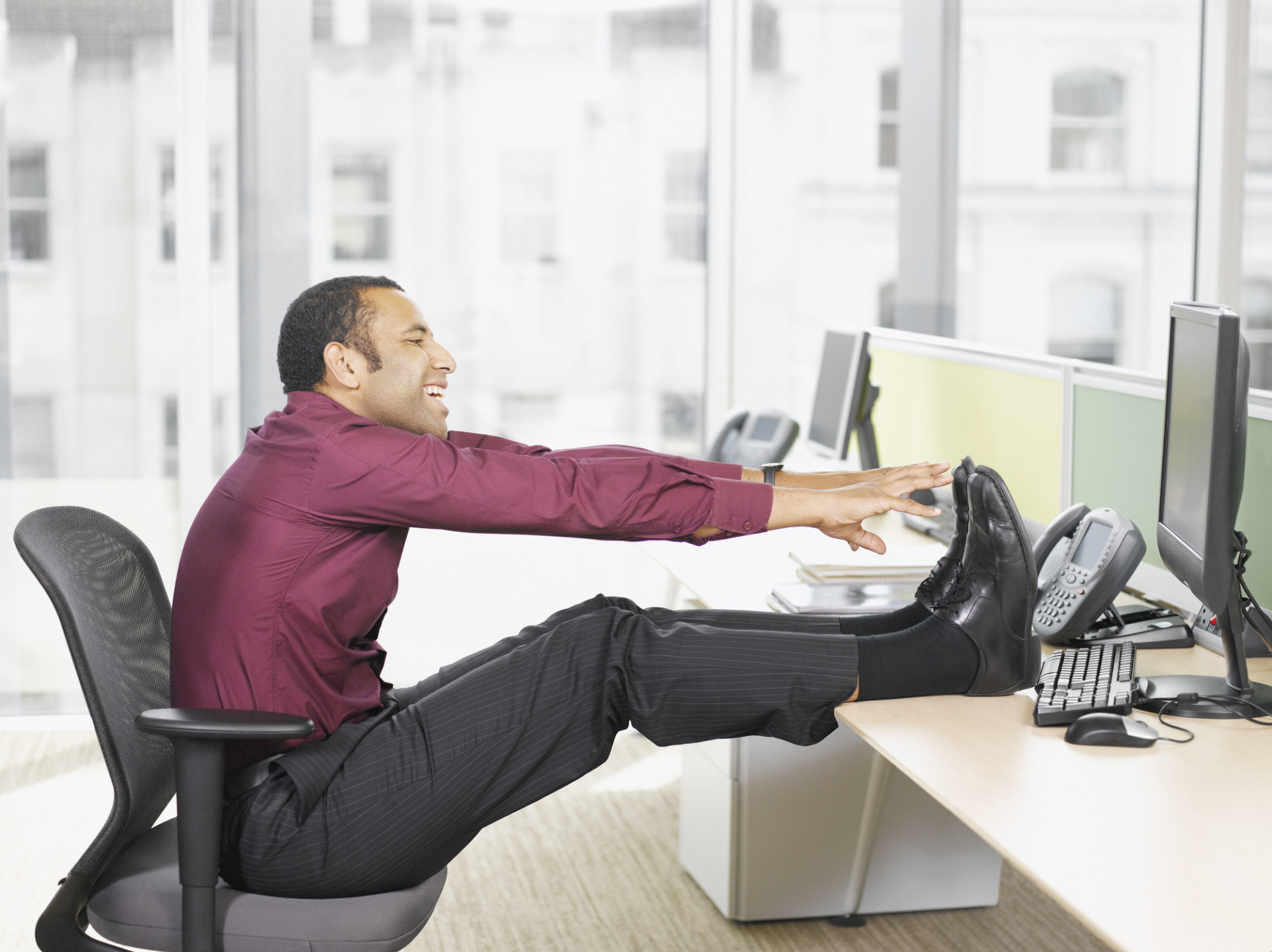 Saiba como pode integrar o exercício físico no trabalho